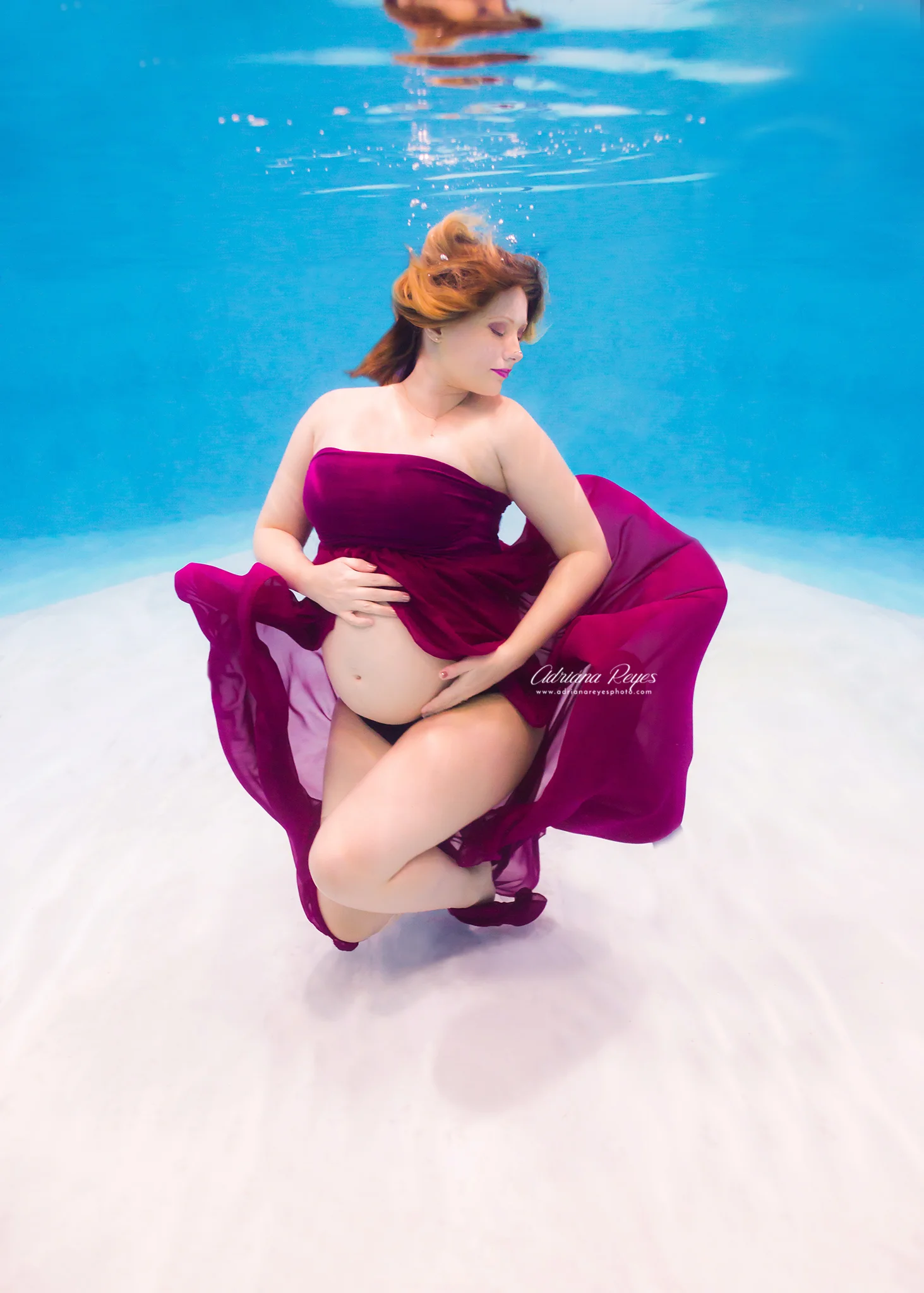 Toronto-Underwater-Maternity-Photographer-GTA-Adriana-Reyes-Photography-026.jpg