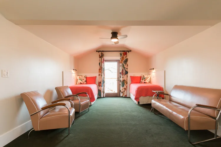 Room 9 BR.jpg