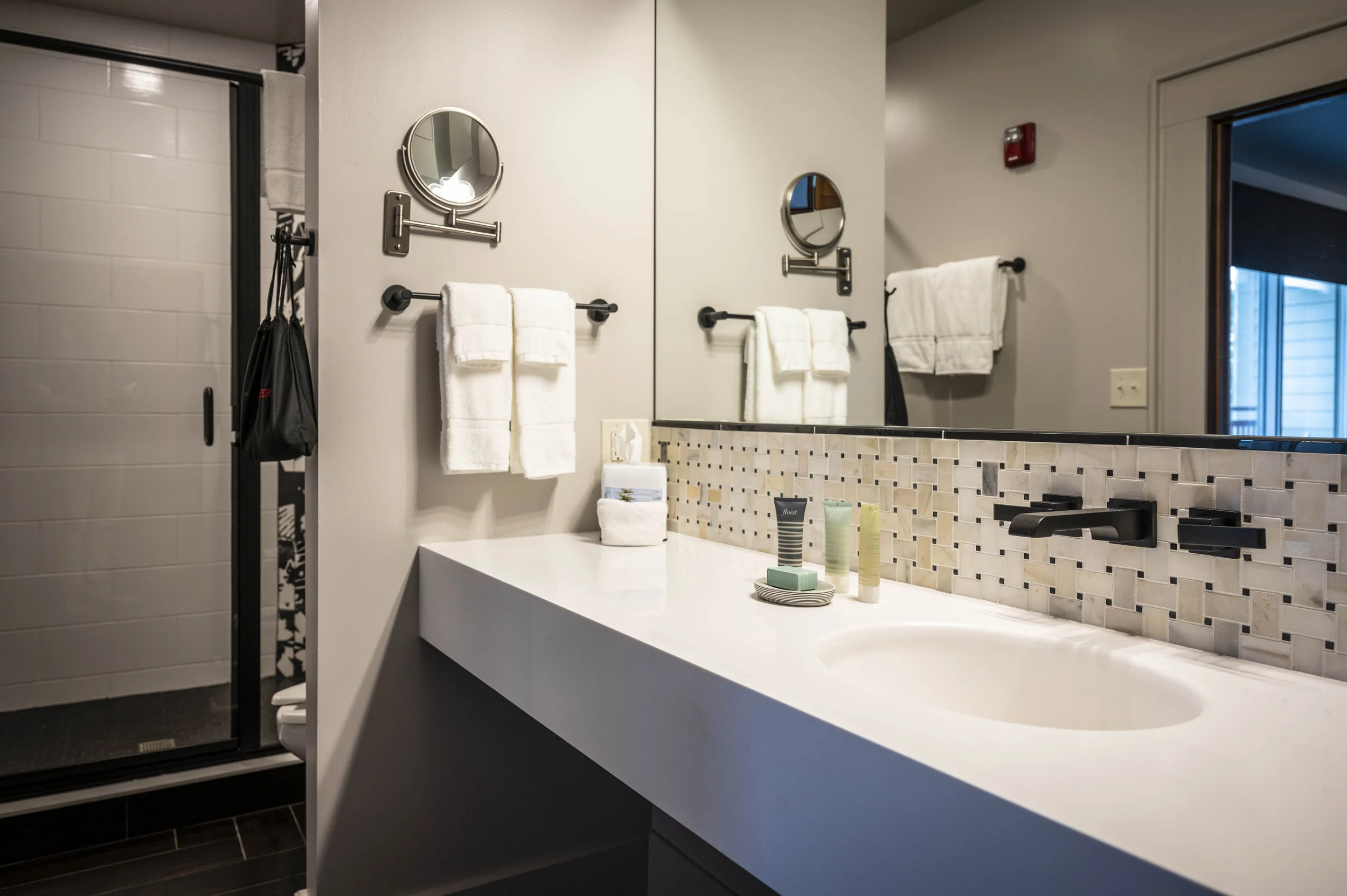 201 Bath 3.jpg