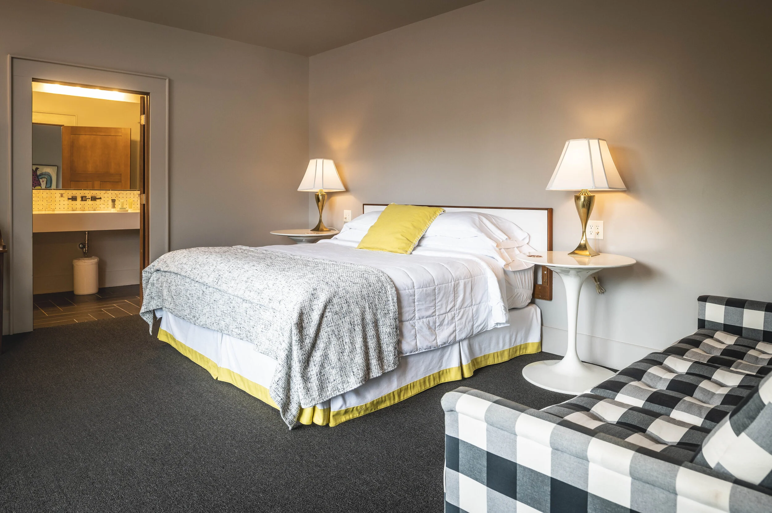 201 Bed 1.jpg