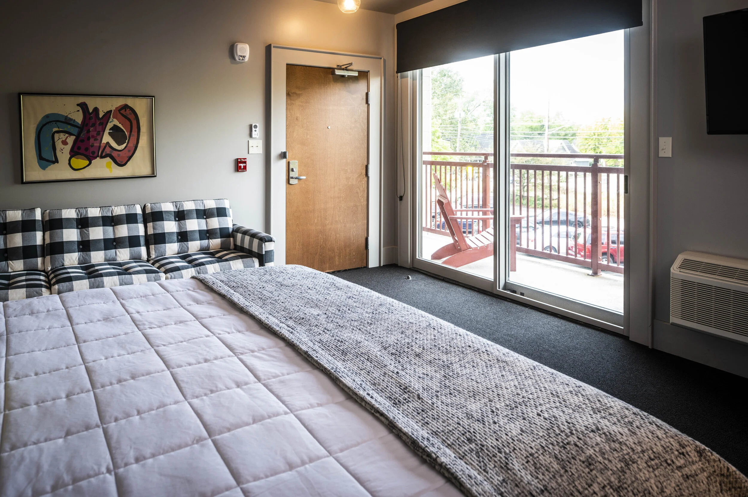 201 Bed 3.jpg