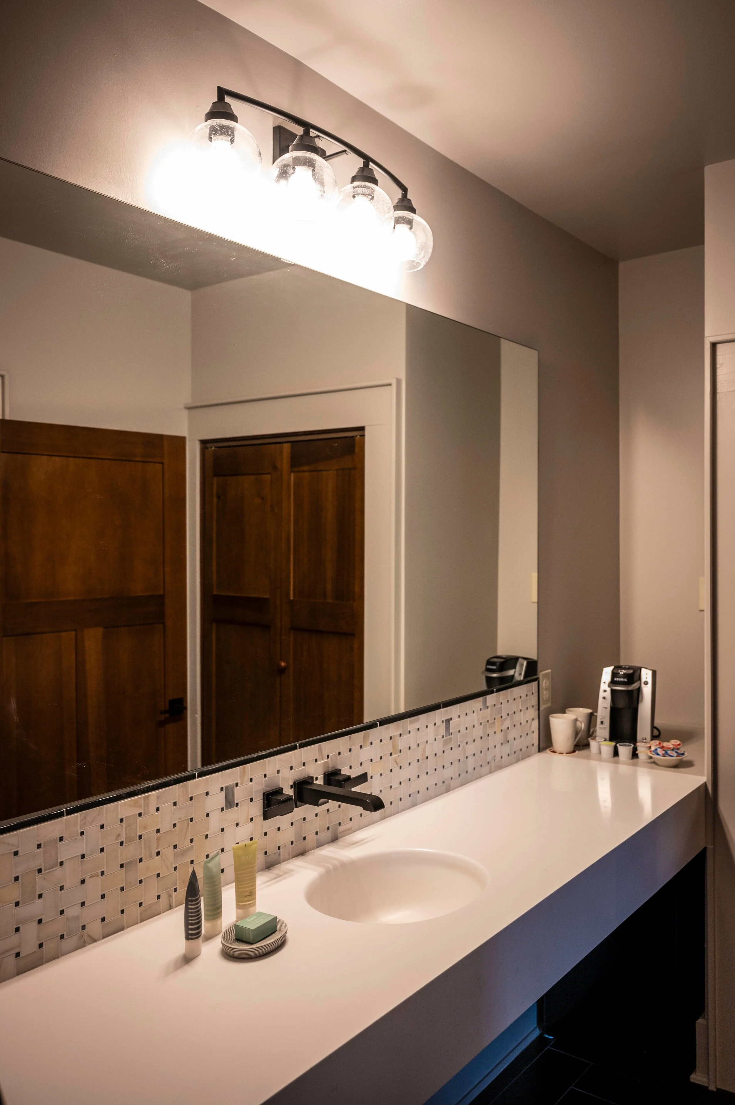 201+Bath+4.jpg