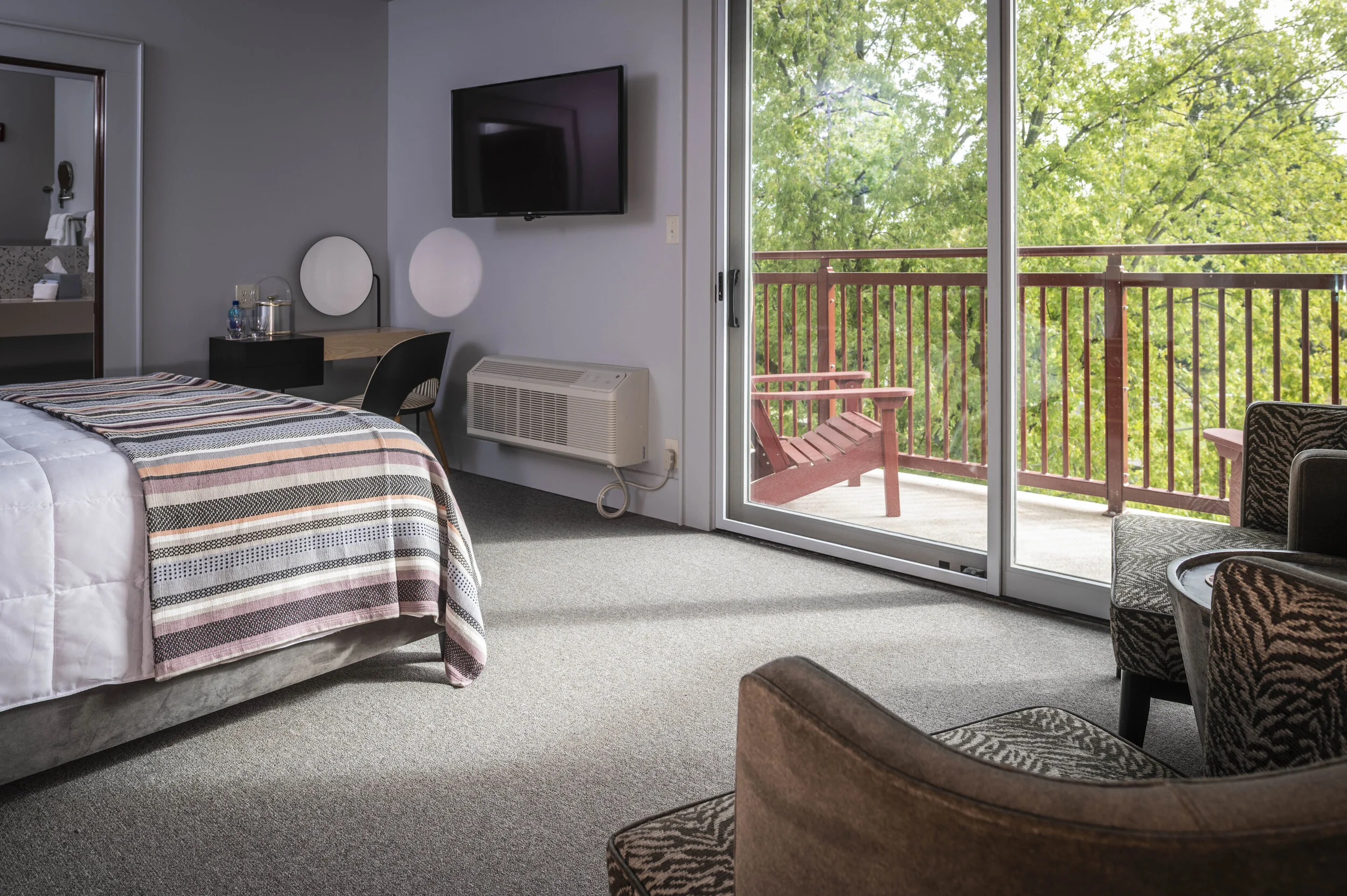 302 Bed 1.jpg