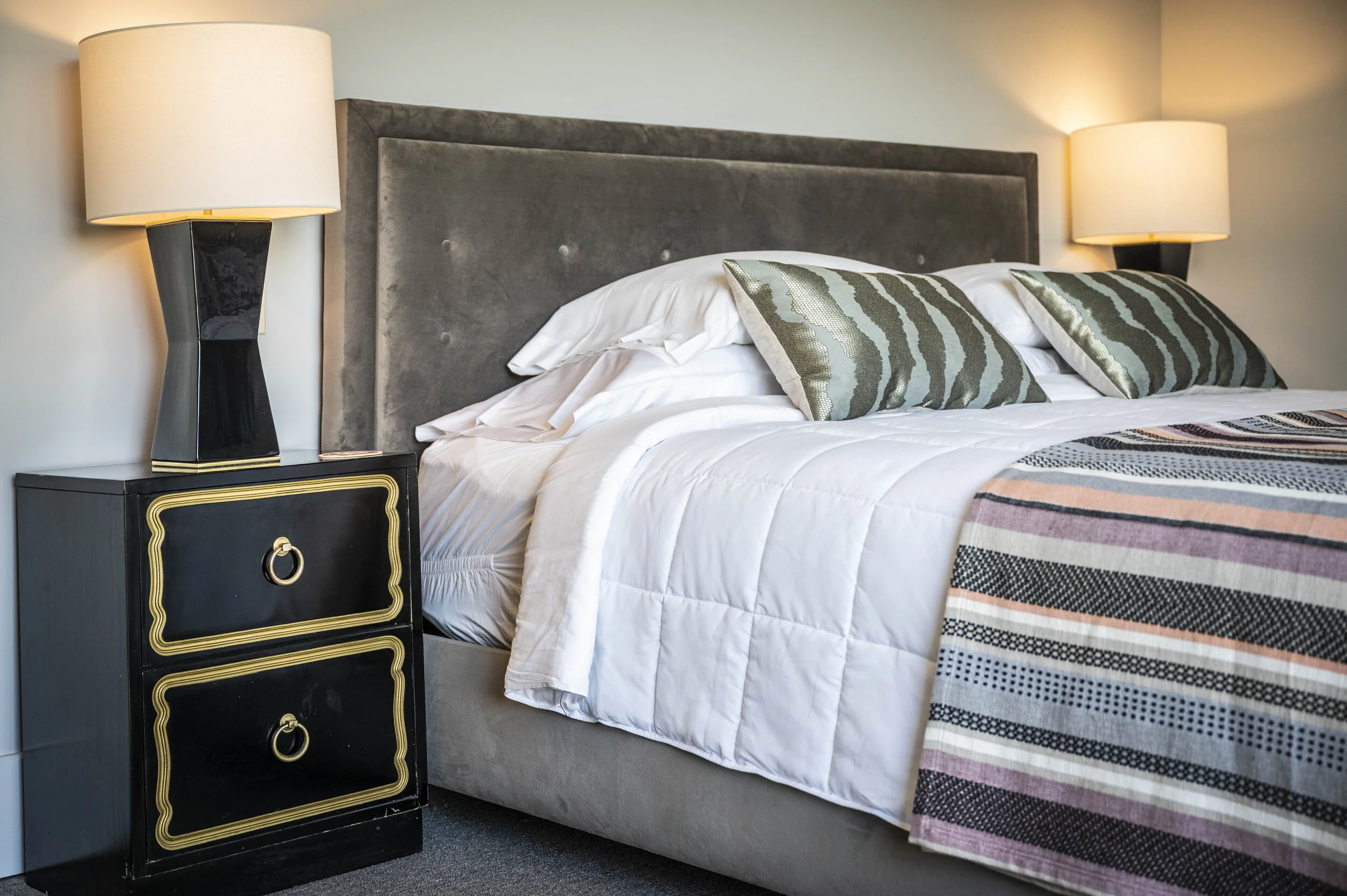 302 Bed 10.jpg