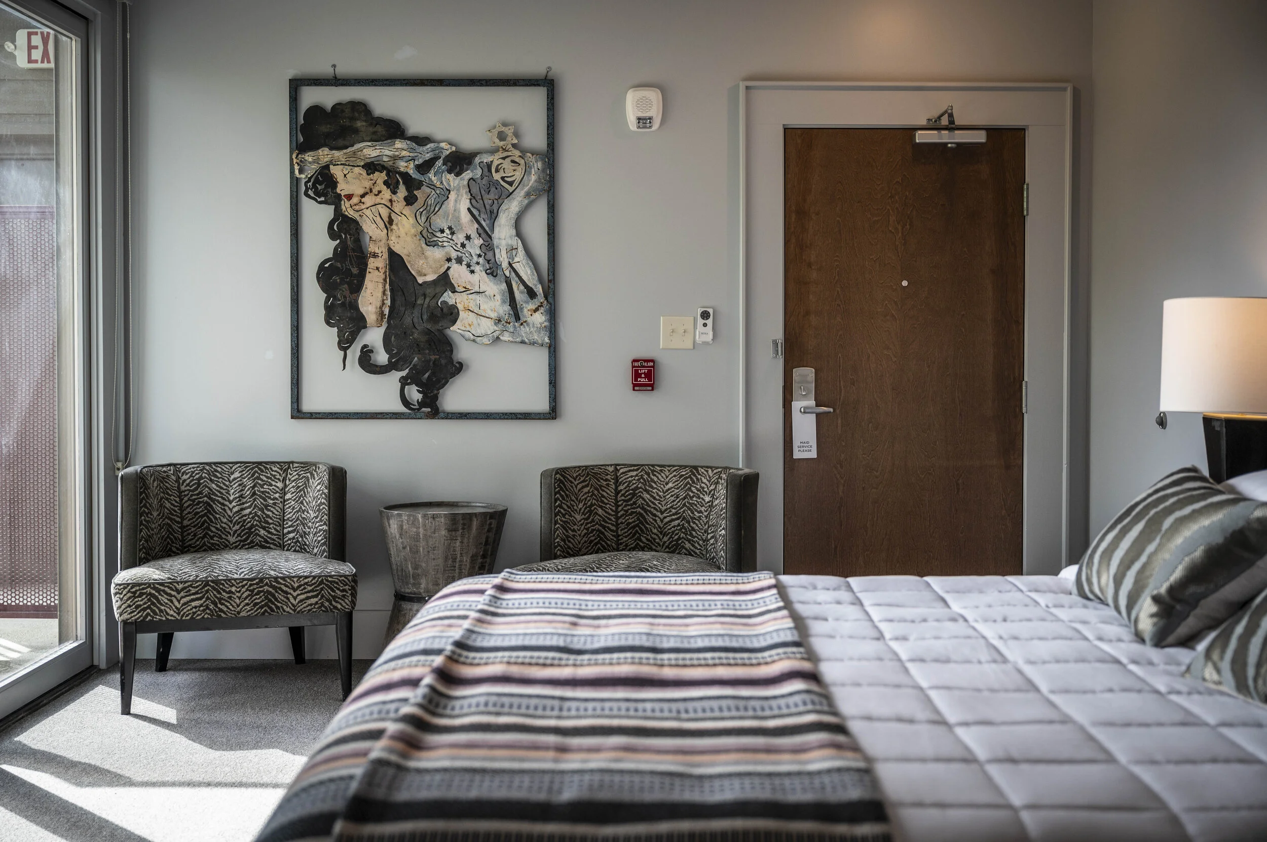 302 Bed 9.jpg