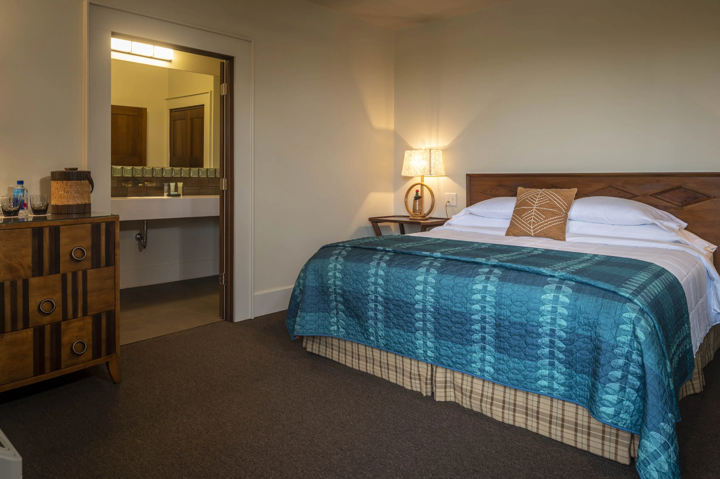 401 Bed 4.jpg