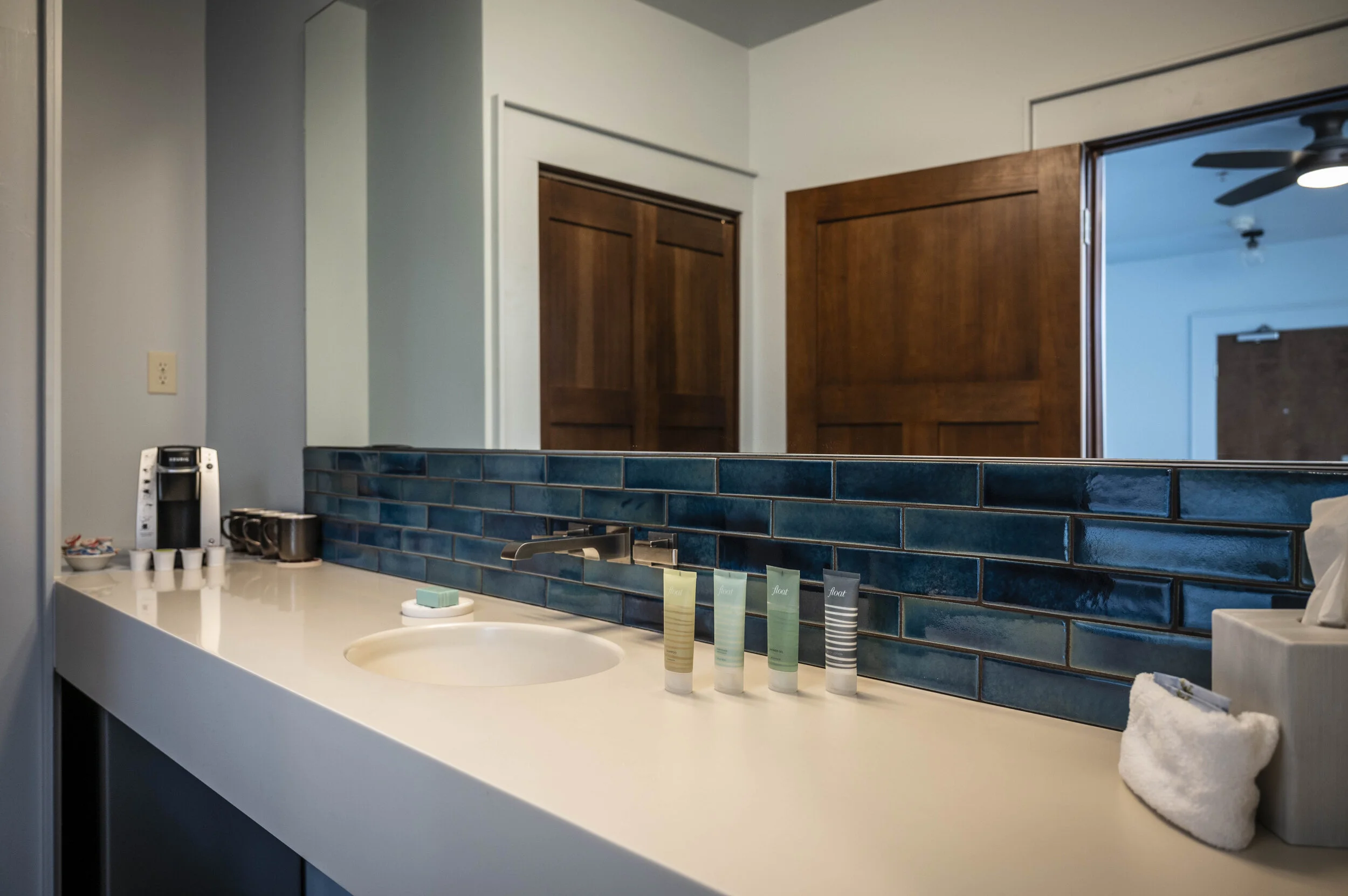402 Bath 4.jpg