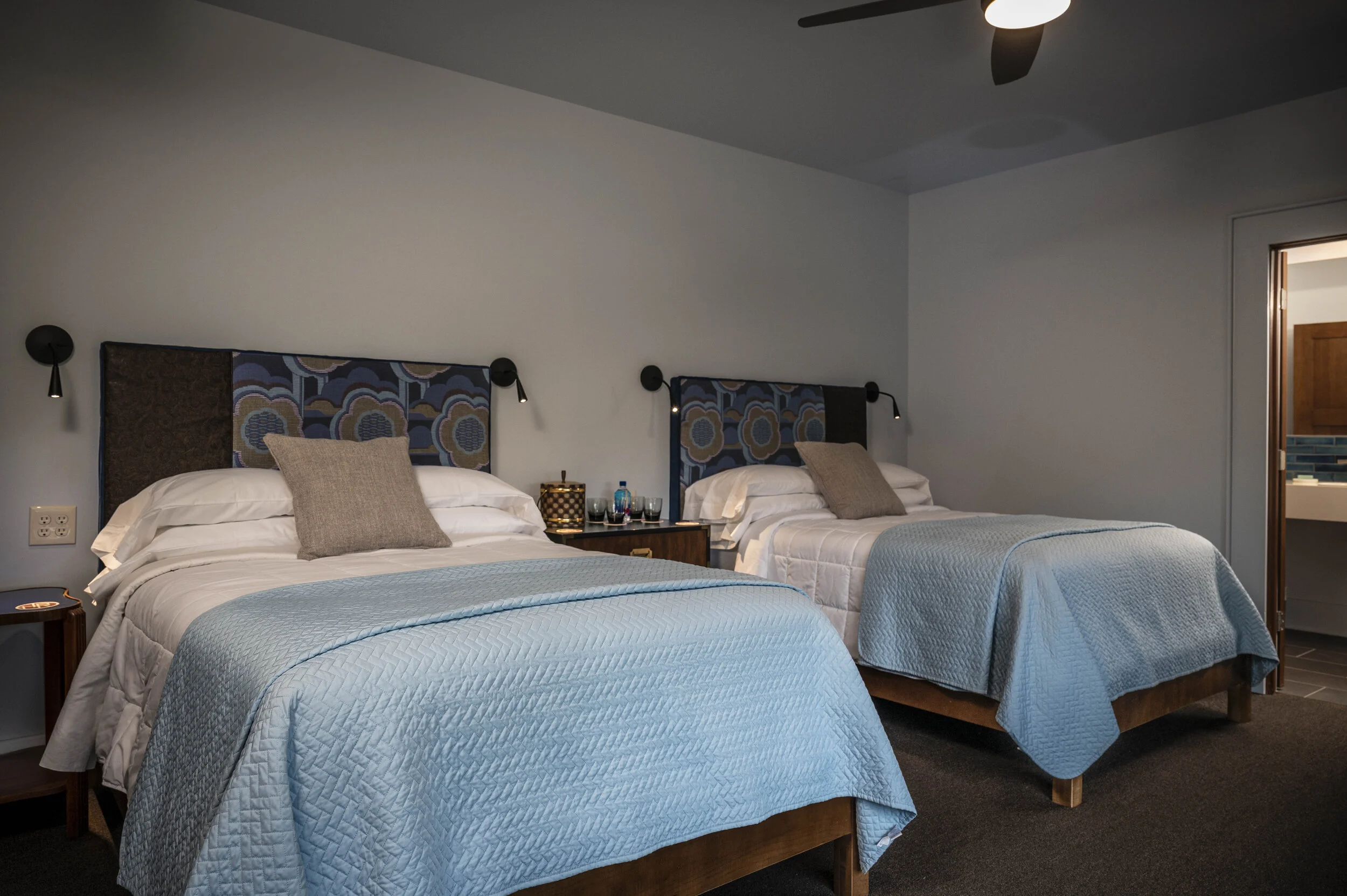 402 Bed 1.jpg
