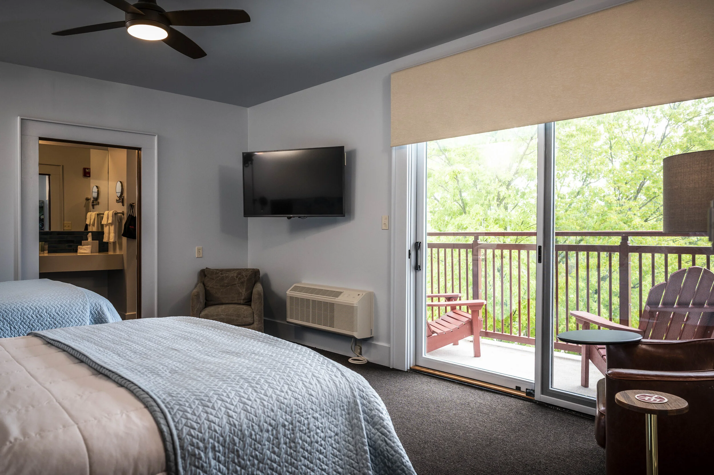 402 Bed 8.jpg