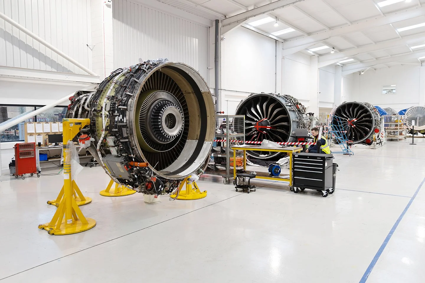 andy-bate-authentic-photography-aero-engine-centre-jet-engines-on-stands-05.jpg