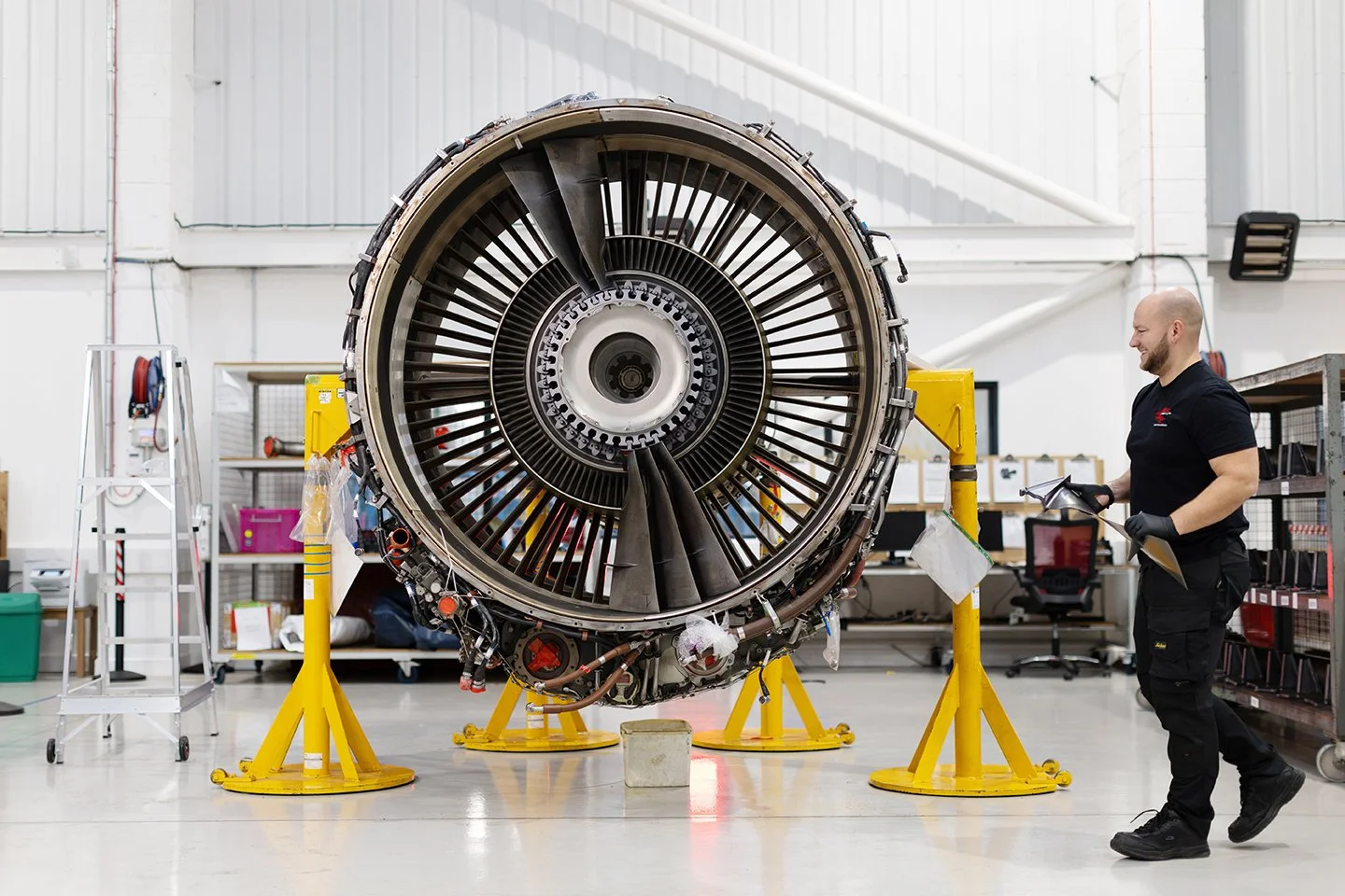 andy-bate-industrial-photographer-aero-engine-centre-engineer-carrying-propeller-08.jpg