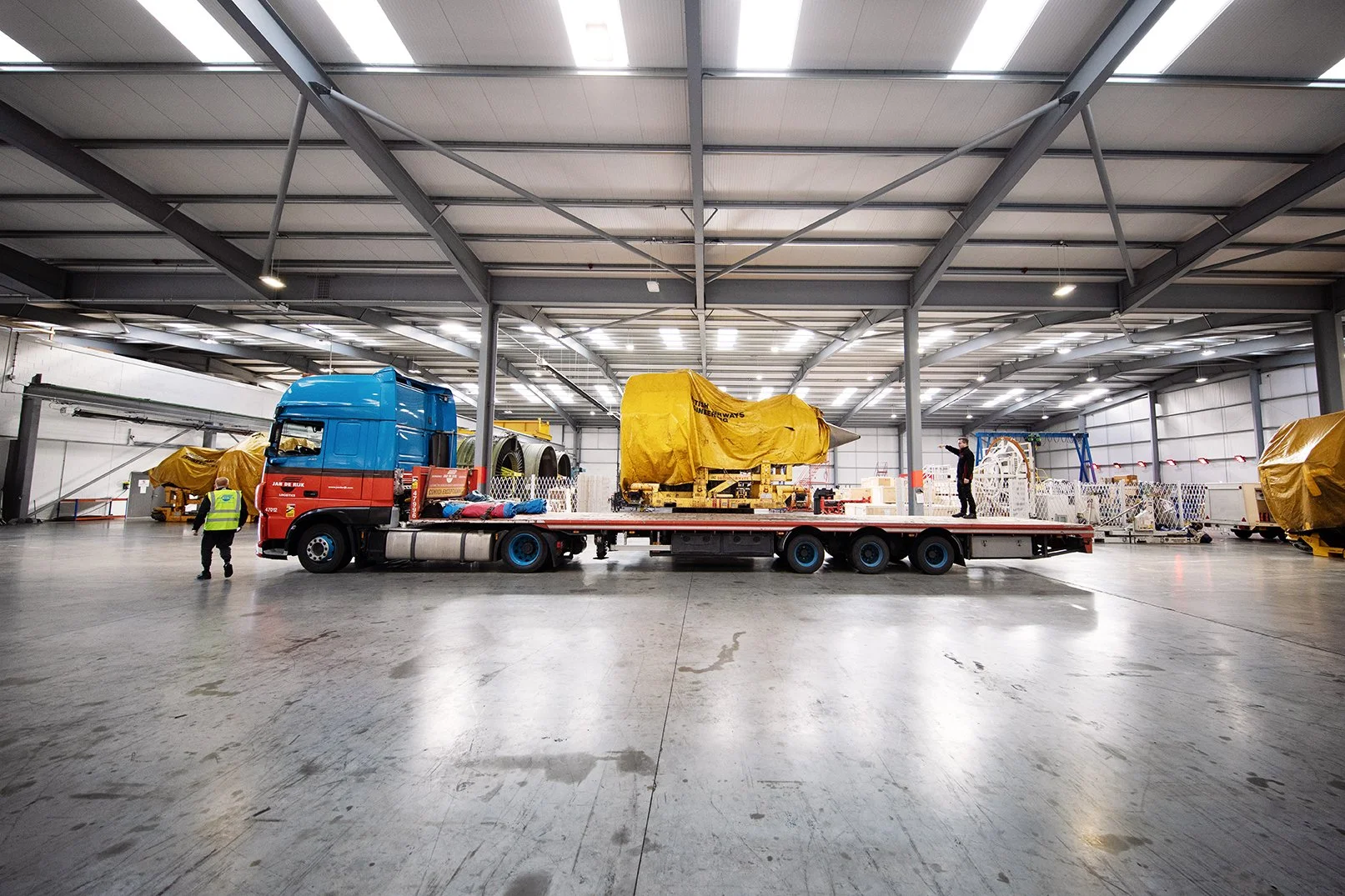 andy-bate-industrial-photographer-aero-engine-centre-jet-engine-loaded-lorry-10.jpg