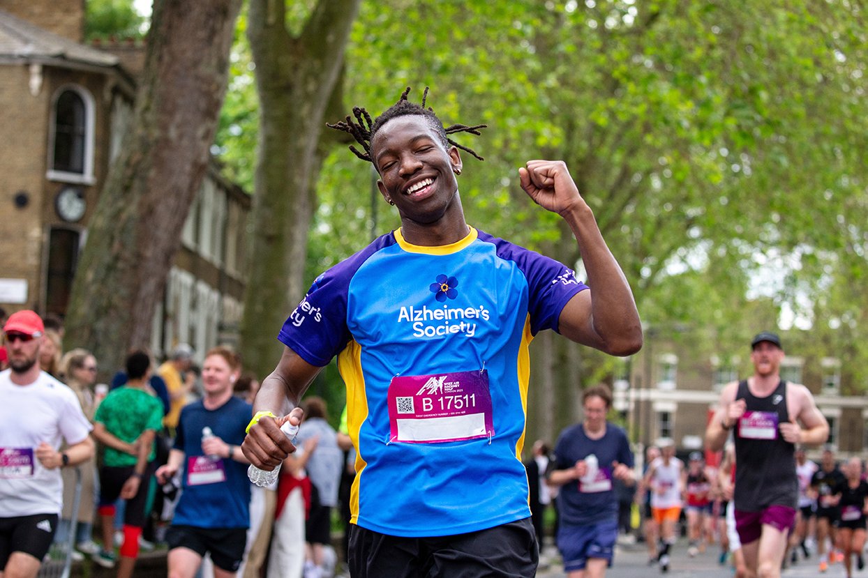 andy-bate-runner-celebrating-london-half-marathon-alzheimers-society.jpg