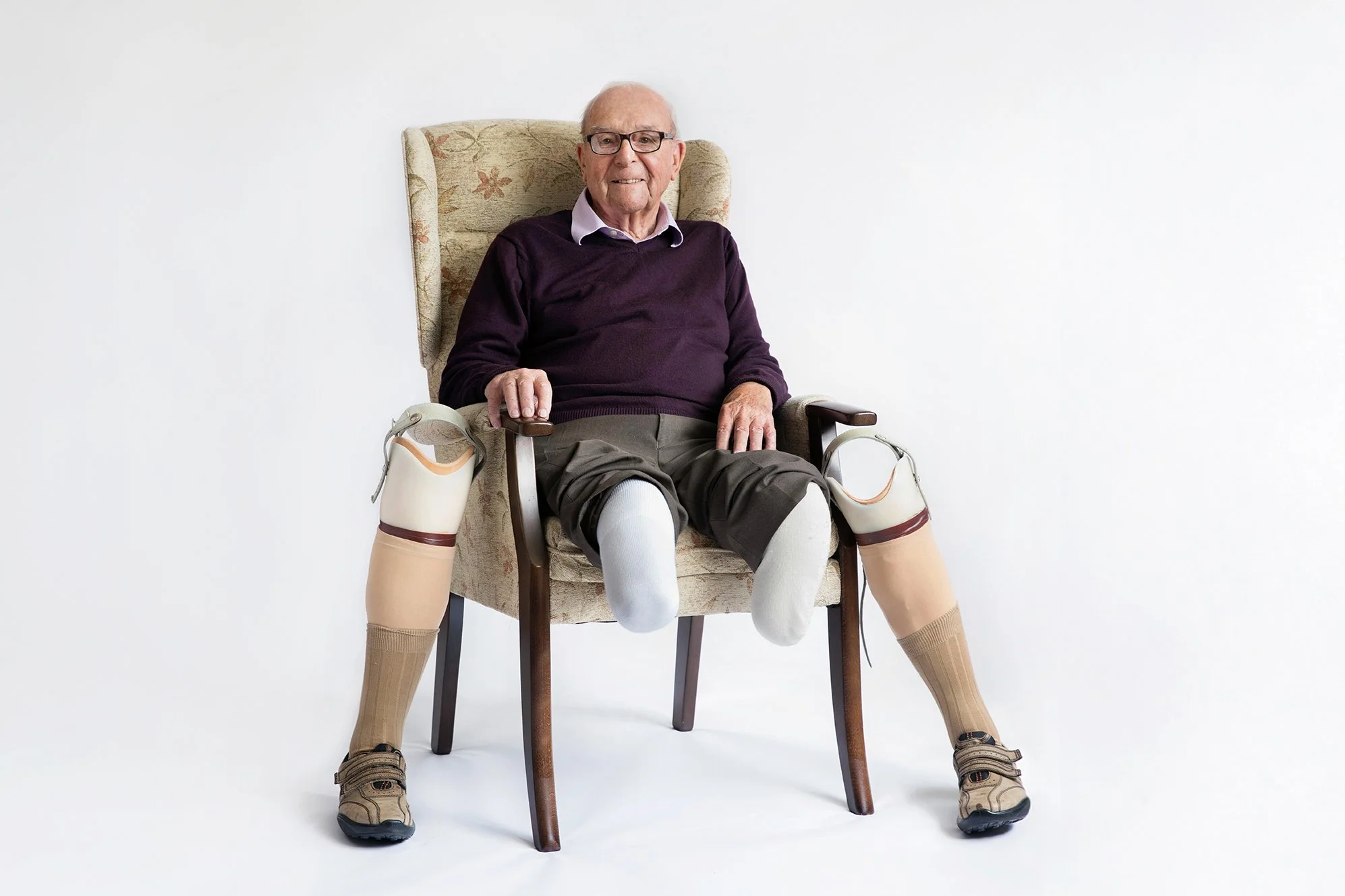 andy-bate-d-day-veteran-roy-hayward-armchair-prosthetic-legs-blesma.jpg