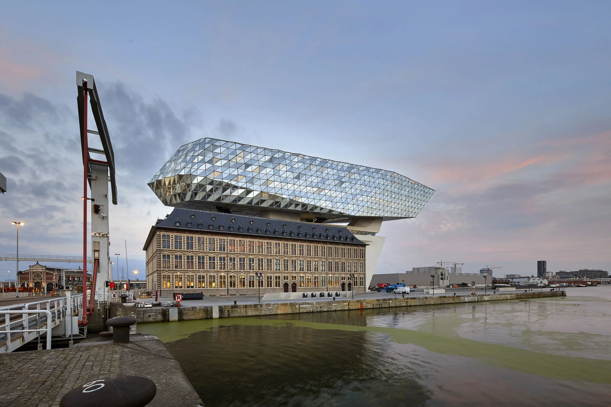 ZHA_Port House_Antwerp_∏Hufton+Crow_003.jpg