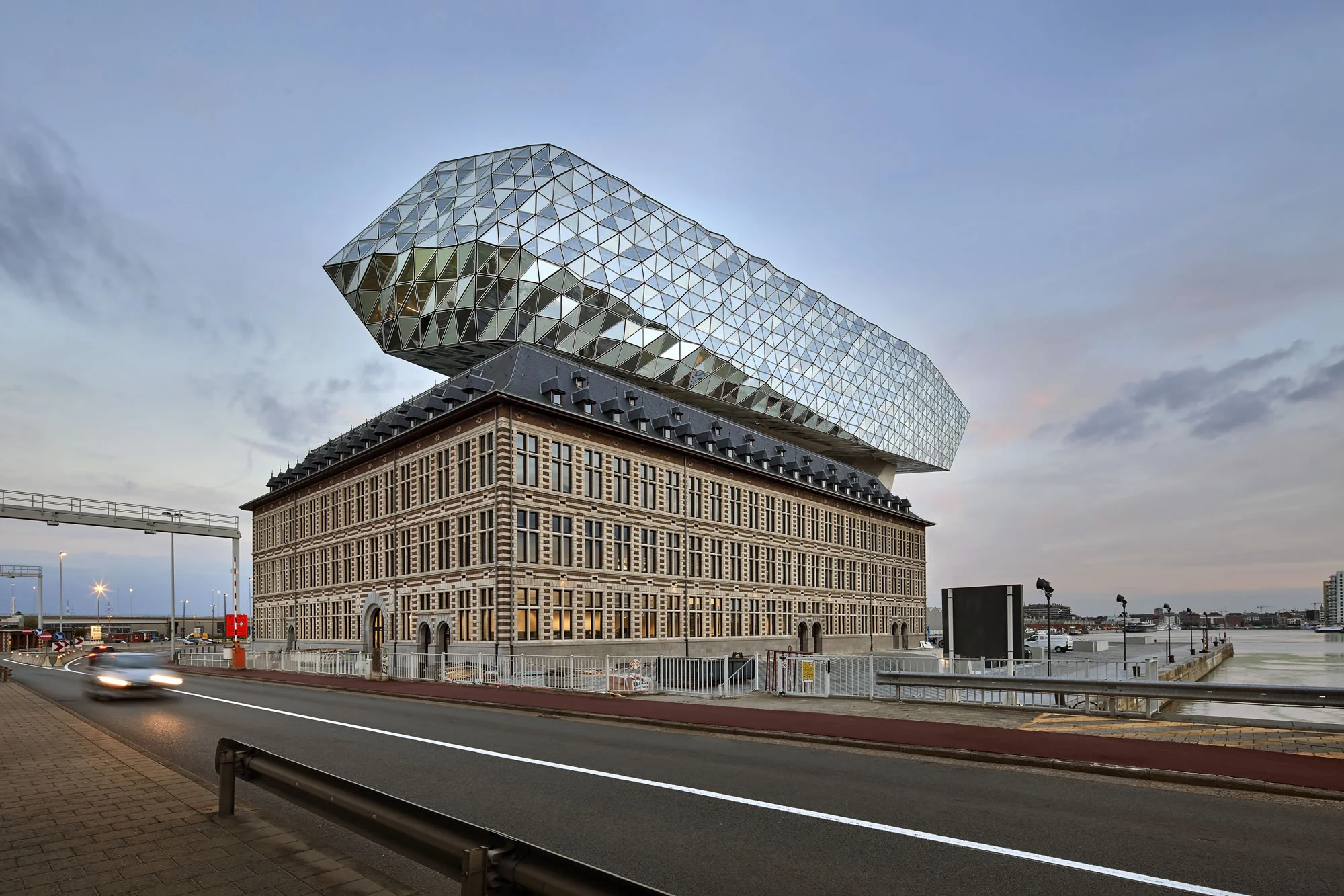 ZHA_Port House_Antwerp_∏Hufton+Crow_005.jpg