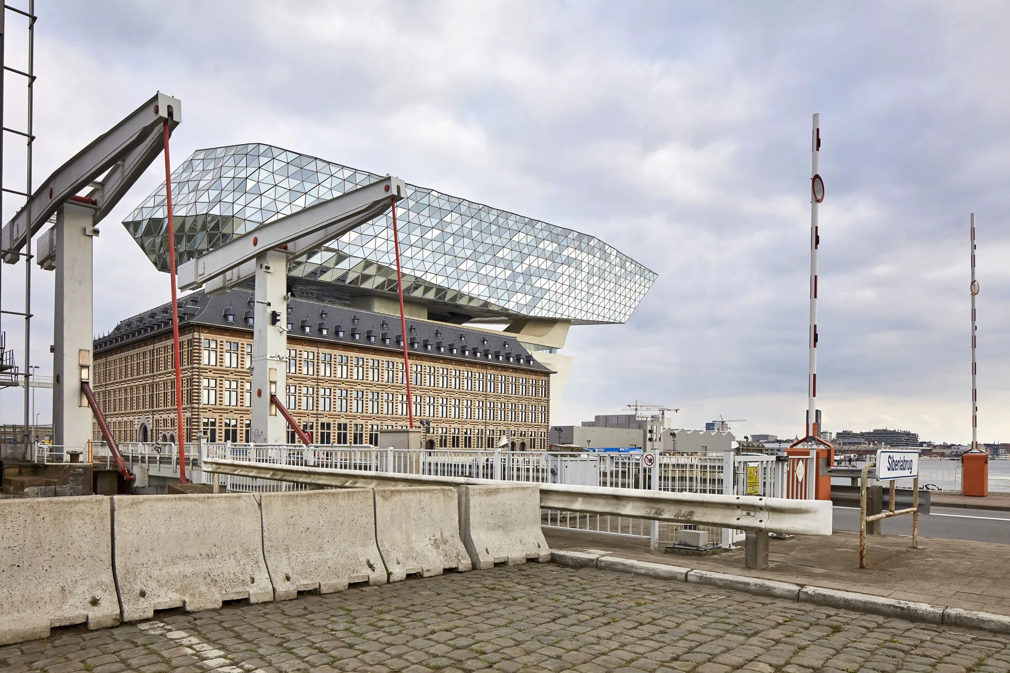 ZHA_Port House_Antwerp_∏Hufton+Crow_006.jpg