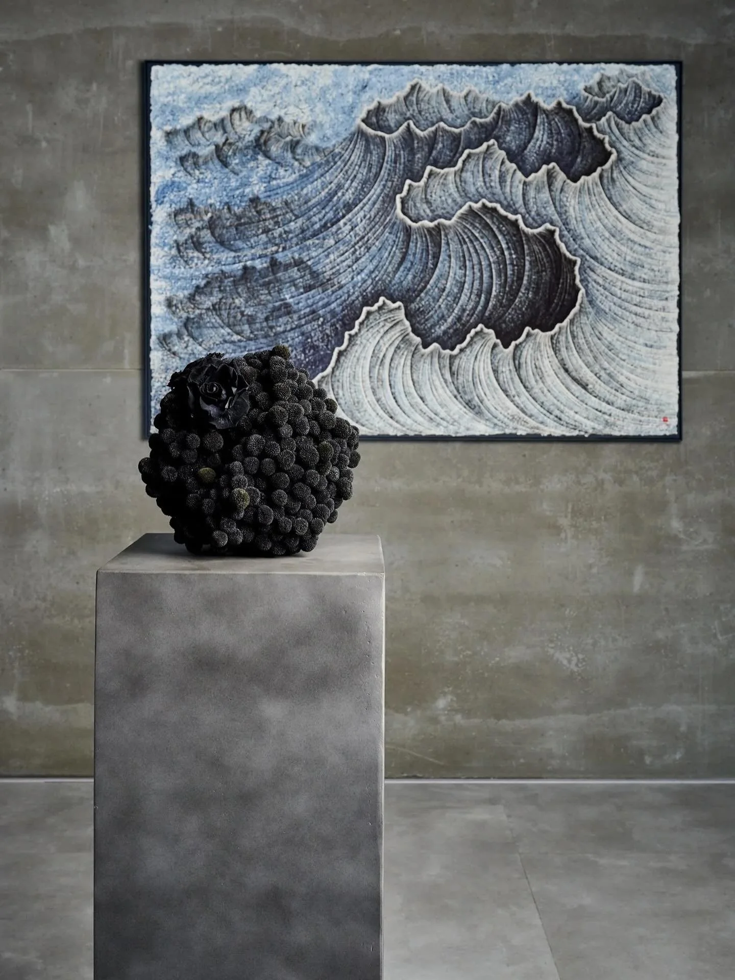 LE D&Eacute;TAIL COMME MONDE

Cet &eacute;t&eacute;, la Galerie Sept, situ&eacute;e sur la Zeedijk &agrave; Knokke, ouvre ses portes &agrave; quatre expositions th&eacute;matiques d&rsquo;une grande richesse. &Agrave; la t&ecirc;te de ce lieu, Floria