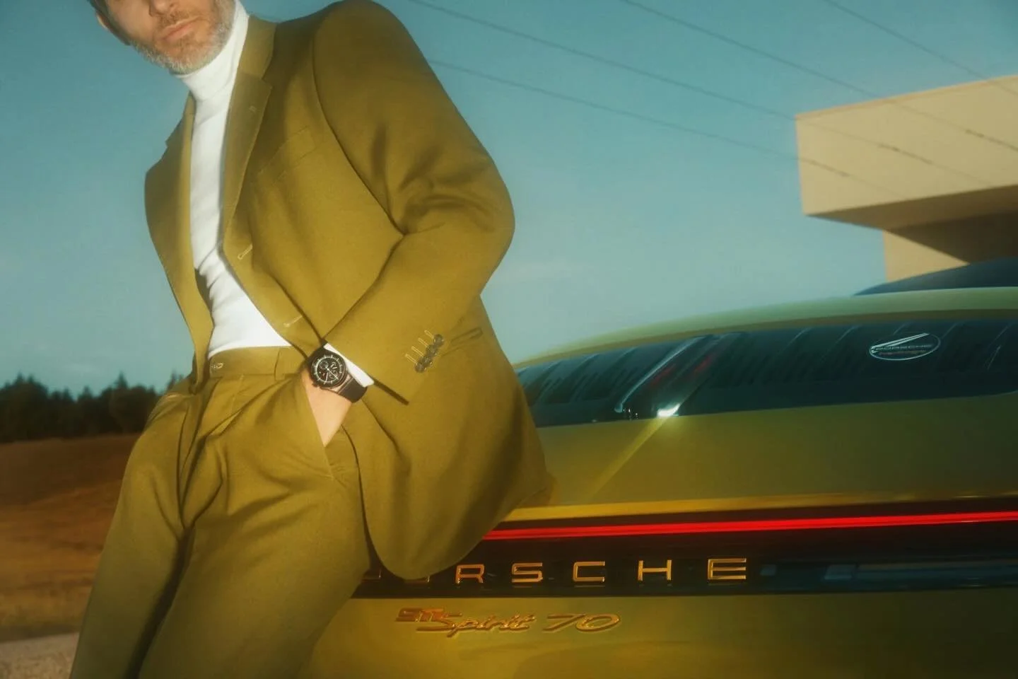 NOUVELLE PORSCHE 911 SPIRIT 70

Porsche c&eacute;l&egrave;bre l&rsquo;esprit des Seventies avec une &eacute;dition exclusive et limit&eacute;e de sa mythique 911. Baptis&eacute;e Spirit 70, celle-ci m&ecirc;le design vintage et innovation contemporai