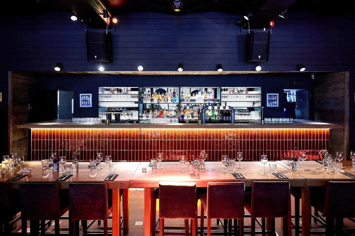 Depuis sa cr&eacute;ation en 1997, le Knokke Out Zoute s&rsquo;est impos&eacute; comme un lieu unique pour passer vos soir&eacute;es sur la c&ocirc;te belge : restaurant buffet d&rsquo;exception et dancefloor &agrave; enflammer, tout y est r&eacute;u