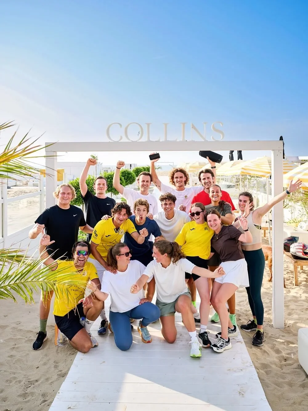 PLUS QU&rsquo;UNE FAMILLE, UN UNIVERS

&Agrave; Knokke-Heist, le nom &laquo;&thinsp;Collins&thinsp;&raquo; est synonyme de soleil, de f&ecirc;te et de belle vie. Mais derri&egrave;re ce succ&egrave;s en apparence si &eacute;vident se cache une famill