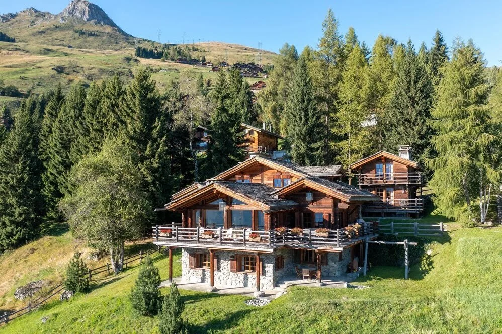 UNE ALLIANCE D&rsquo;EXCEPTION

Install&eacute;e depuis sept ans &agrave; Verbier, l&rsquo;agence Naef Prestige Knight Frank, dirig&eacute;e par Annabelle Common, enrichit aujourd&rsquo;hui son offre de services &agrave; destination des propri&eacute
