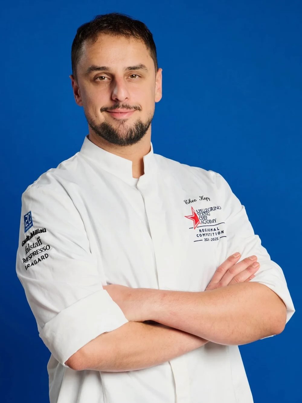 S.PELLEGRINO YOUNG CHEF LA REL&Egrave;VE GASTRONOMIQUE S&rsquo;&Eacute;CRIT &Agrave; MILAN

Le concours S.Pellegrino Young Chef incarne l&rsquo;engagement visionnaire de la mythique bouteille &agrave; l&rsquo;&eacute;toile rouge : fa&ccedil;onner l&r