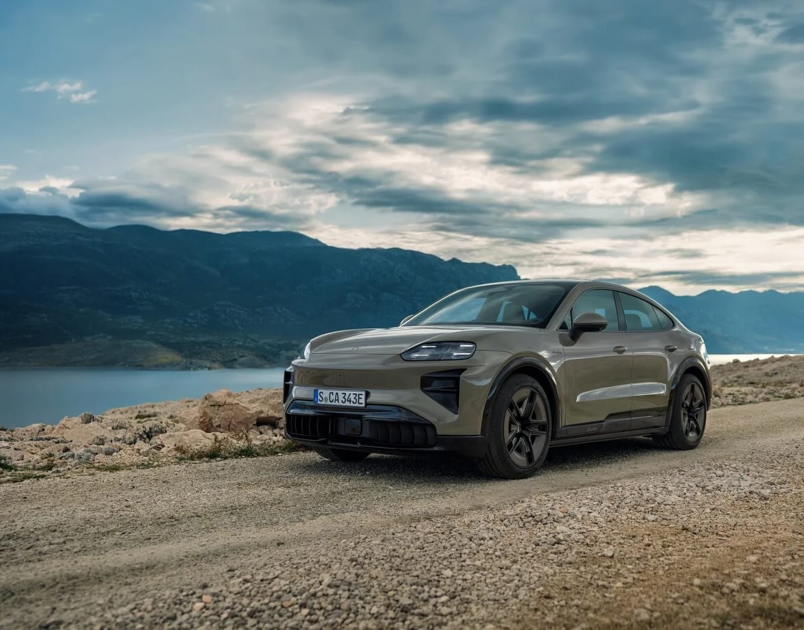 LA PERFORMANCE SANS COMPROMIS

Avec ses nouveaux Macan GTS et Cayenne 100 % &eacute;lectriques, Porsche ne se contente plus d&rsquo;&eacute;lectrifier sa gamme : la marque allemande entend red&eacute;finir son ADN sportif &agrave; travers une technol