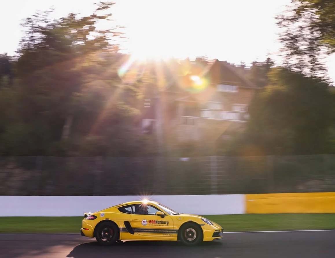 L&rsquo;ART DE VIVRE SA PASSION

Pour les gentlemen drivers parmi nous, conduire des voitures d&rsquo;exception est bien plus qu&rsquo;un simple passe-temps. C&rsquo;est un art de vivre, une fa&ccedil;on unique de conduire, une pratique m&ecirc;lant 