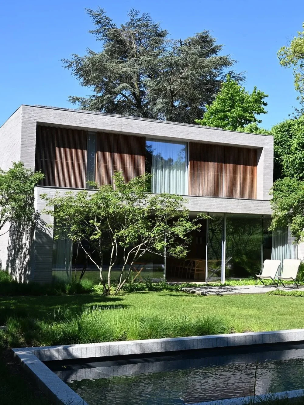 UNE &OElig;UVRE &Agrave; HABITER

Lorsqu&rsquo;un architecte met en vente sa propre maison, c&rsquo;est bien plus qu&rsquo;un bien immobilier qui change de mains. Avec la r&eacute;sidence personnelle de Bruno Erpicum, commercialis&eacute;e par Christ