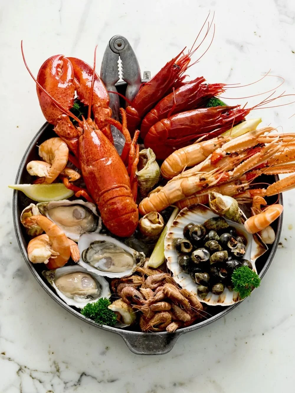 UNE INSTITUTION &Agrave; KNOKKE

La poissonnerie Irma fait depuis des d&eacute;cennies partie du paysage de Knokke. V&eacute;ritable institution, cette adresse est entre-temps devenue une r&eacute;f&eacute;rence pour quiconque est en qu&ecirc;te de p