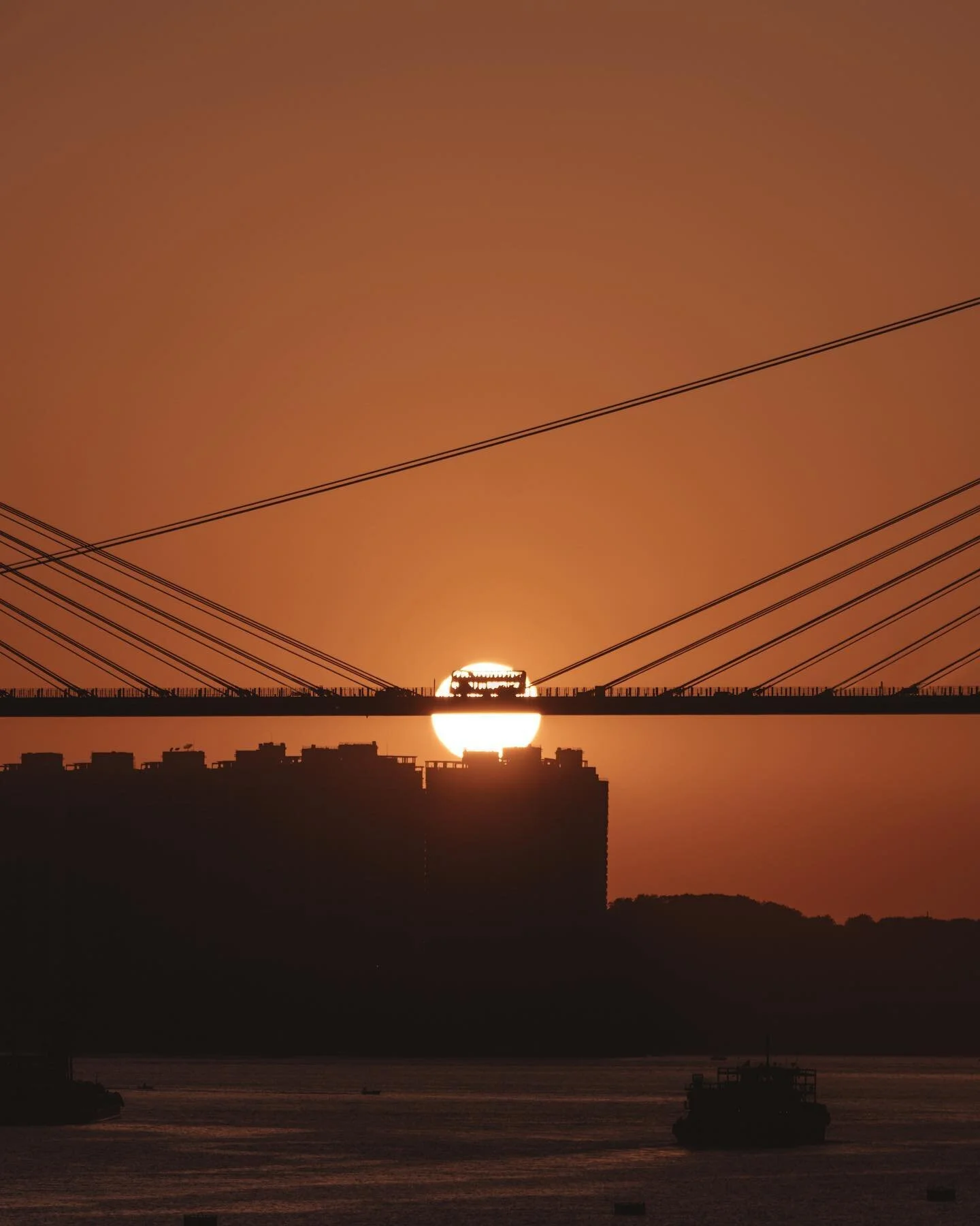 Chasing Sunset 2020
. . . .
.
#iamatraveler #agameoftones #vscocam #thecreatorclass #exploretocreate #moodygrams  #neverstopexploring  #suitcase #movebeyond #sonyalpha #liveauthentic #bestvacations #discoverhongkong #写真好きな人と繋がりたい #インスタ映え #passionpas