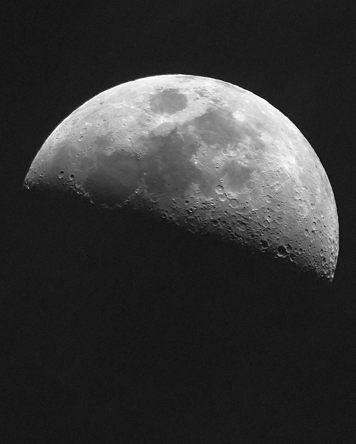 Fly me to the moon🌒
. . . .
.
#iamatraveler #agameoftones #vscocam #thecreatorclass #exploretocreate #moodygrams #stayandwander #beautifuldestinations #bealpha #neverstopexploring #travelawesome #youresa #liveauthentic #moon #月亮 #astronomy #bestvaca