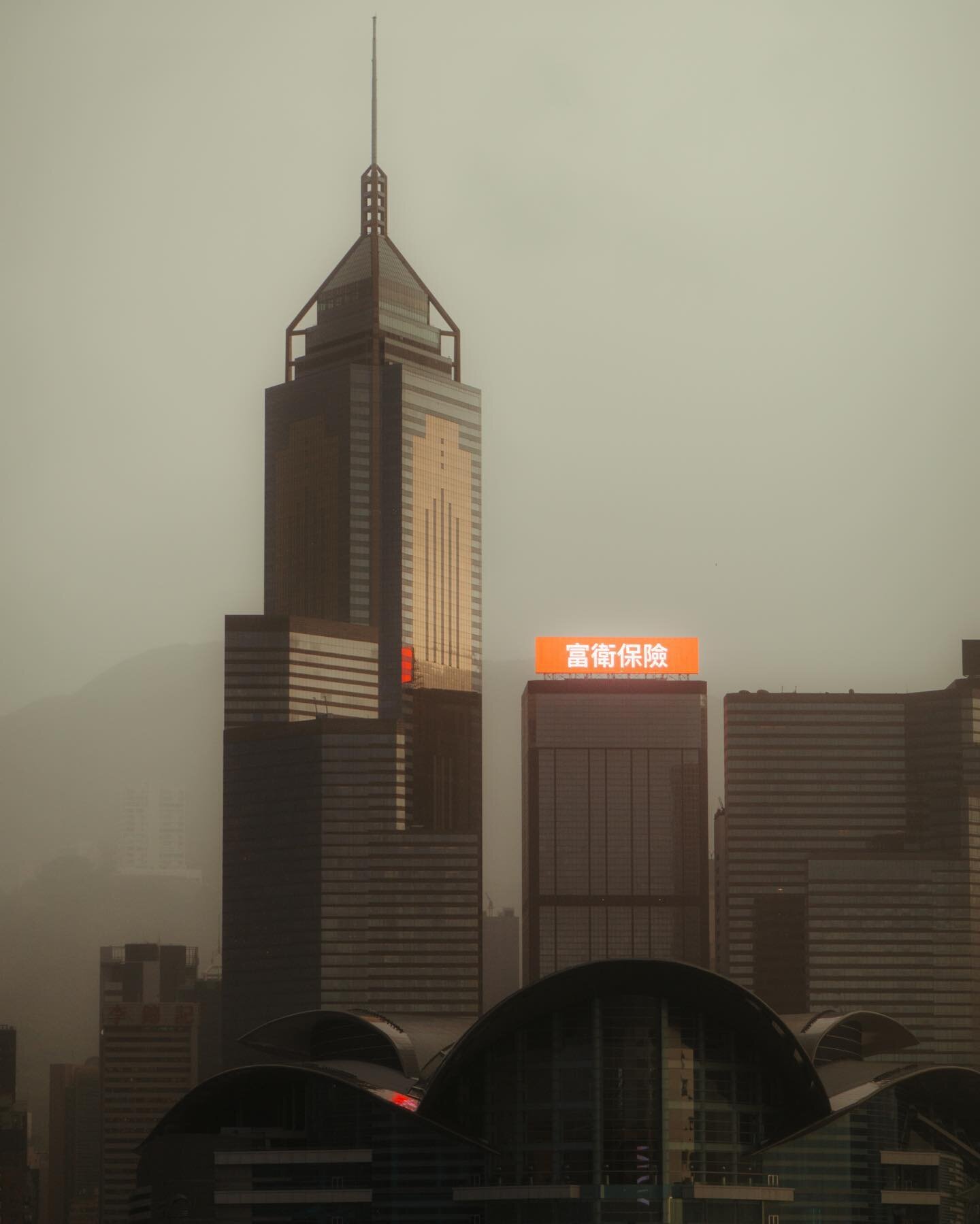 Prelude 
. . . .
.
#iamatraveler #agameoftones #tillweflyagain #vscocam #thecreatorclass #exploretocreate #moodygrams #stayandwander #beautifuldestinations #neverstopexploring #travelawesome #suitcase #movebeyond #sonyalpha #liveauthentic #bestvacati