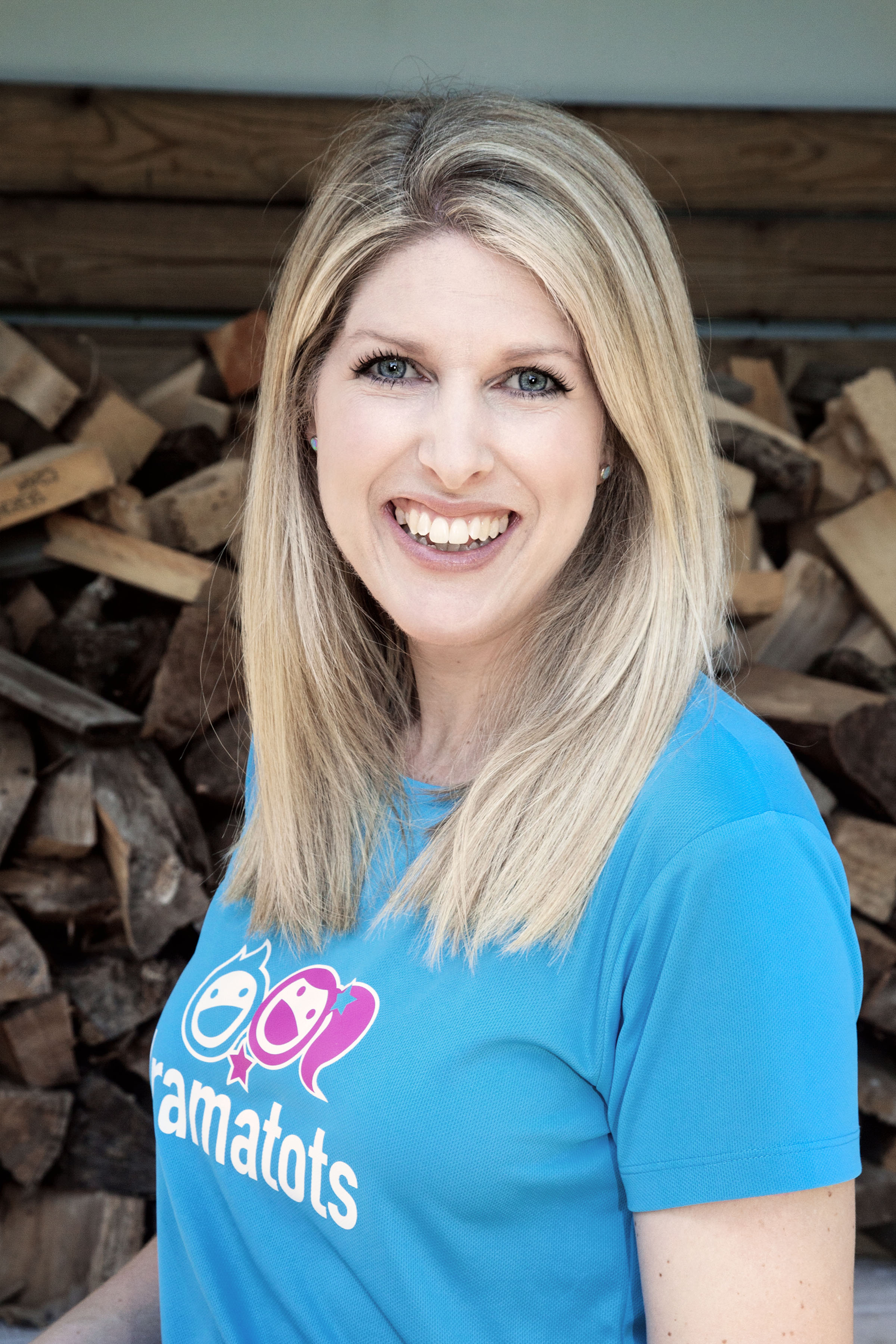 Leanne Headshot 1.jpg