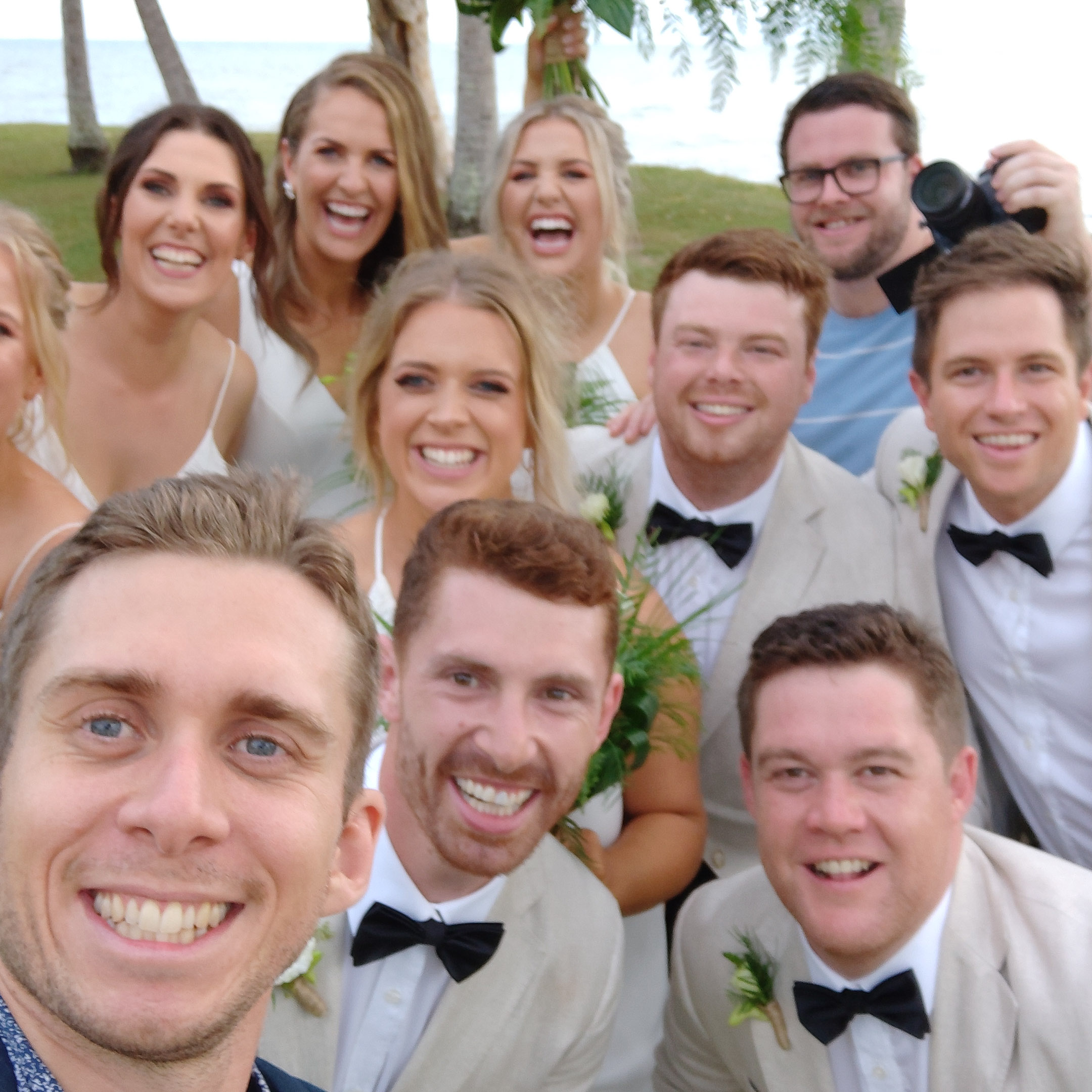 The-raw-photographer-cairns-wedding-photography-bridalparty-selfie-11.jpg