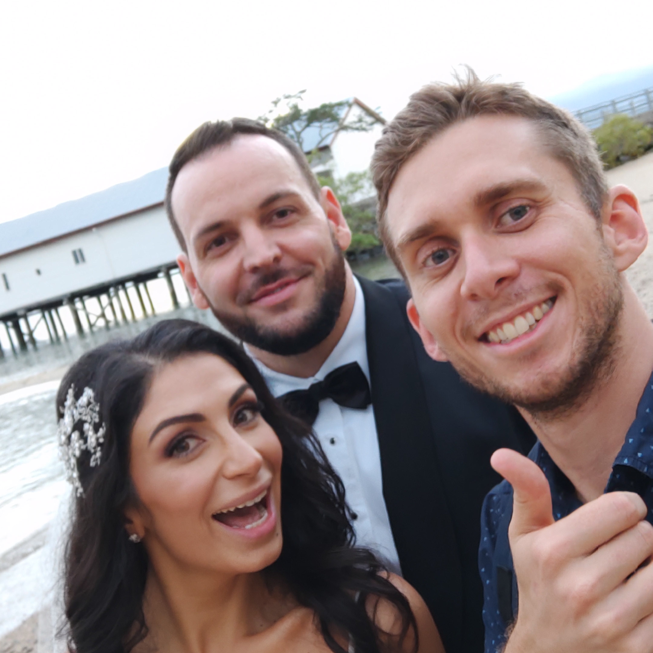The-raw-photographer-cairns-wedding-photography-bridalparty-selfie-13.jpg