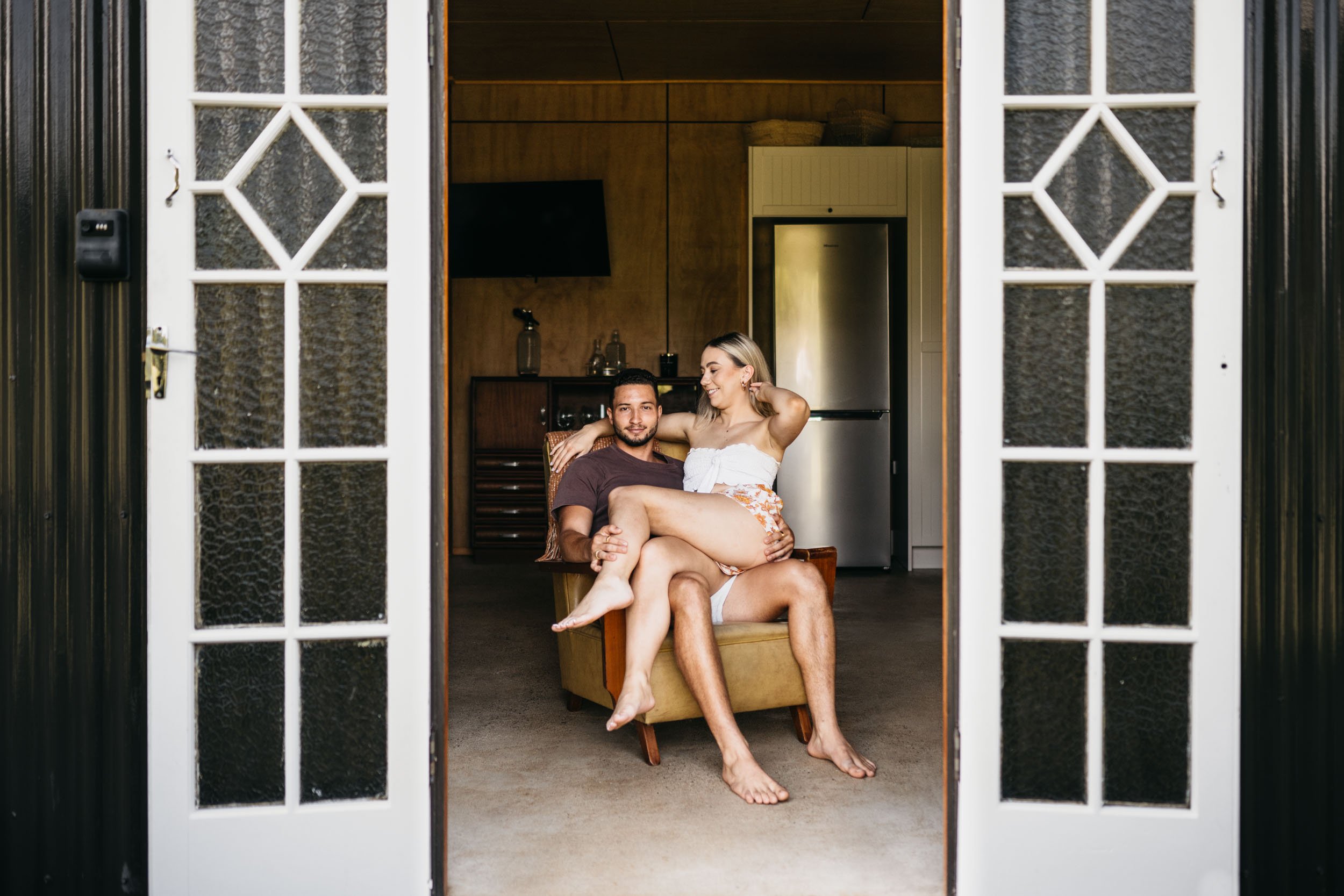 The Raw Photographer - Cairns Wedding Photographer - Couple - Raw Sesh - intimate - engagment - honeymoon - airbnb-2.jpg