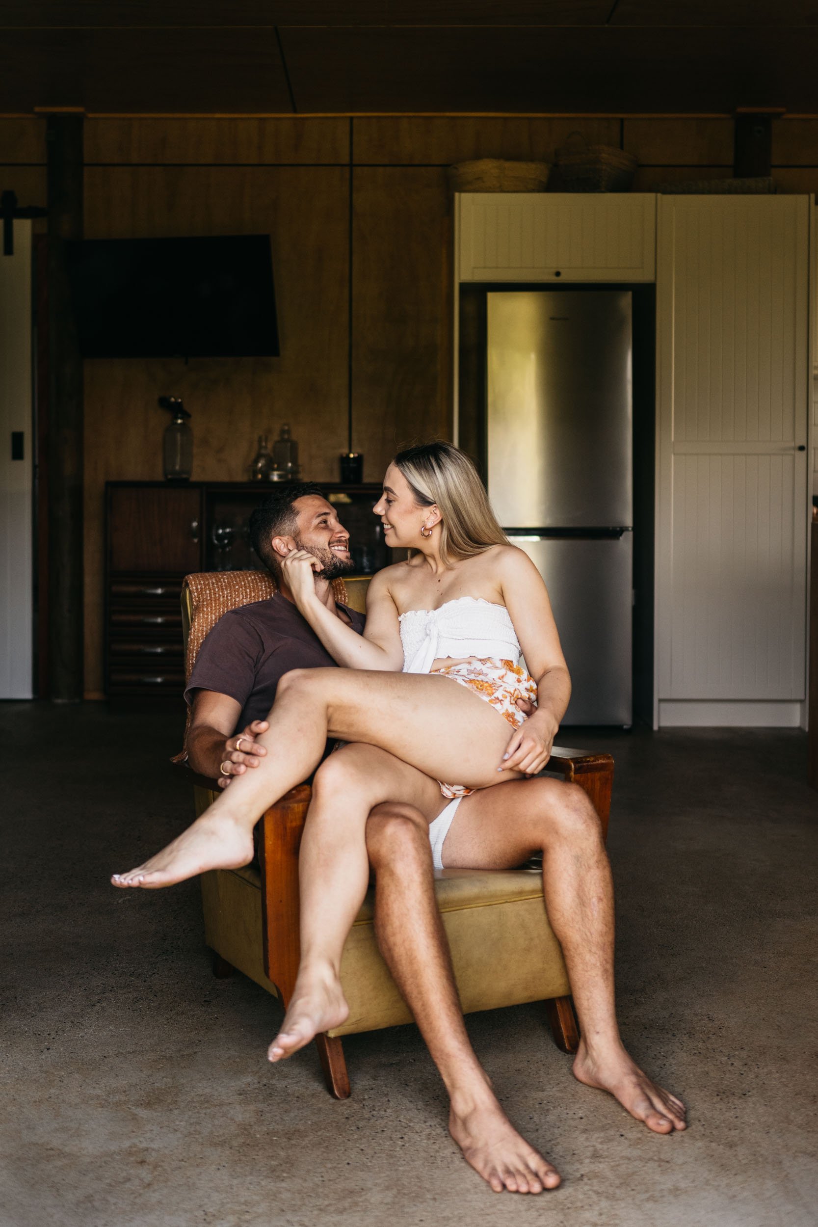 The Raw Photographer - Cairns Wedding Photographer - Couple - Raw Sesh - intimate - engagment - honeymoon - airbnb-4.jpg