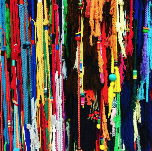 sixe-paredes-alice-gallery-loom-detail.png