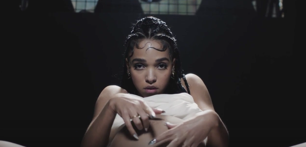 FKA twigs - M3LL155X 4