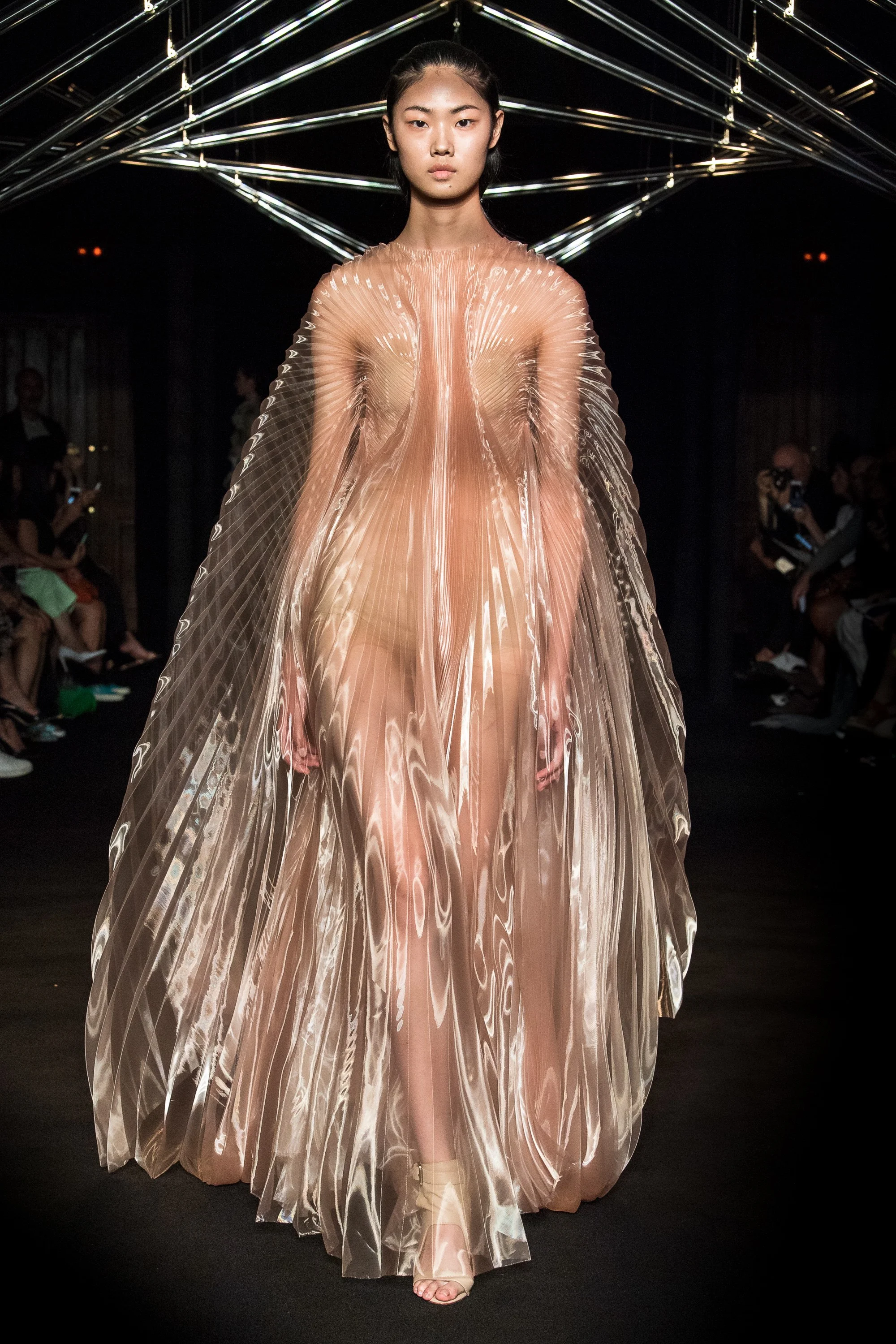 Iris Van Herpen AW18 Couture 2.jpg
