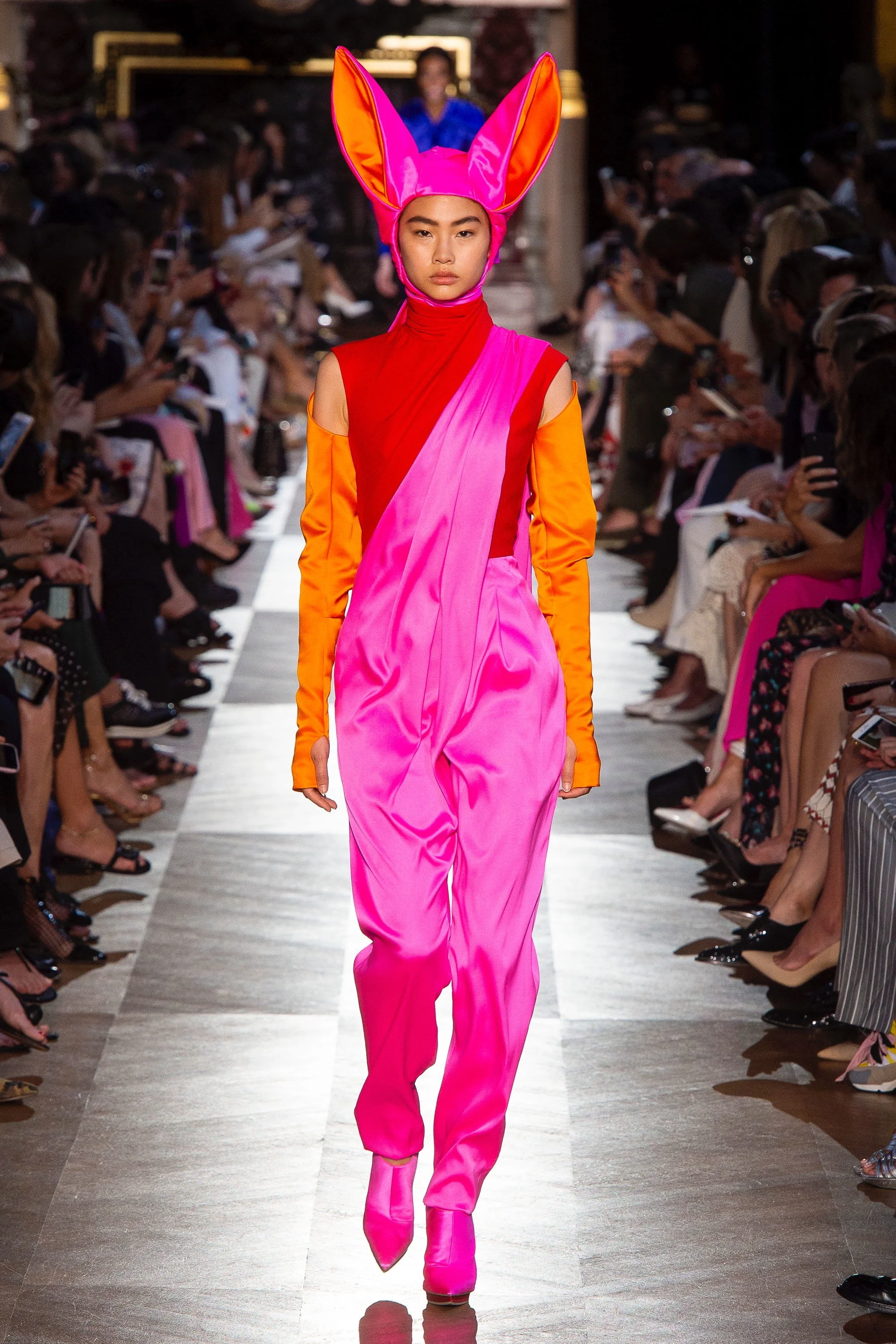 Schiaparelli_AW18_couture 1.jpg
