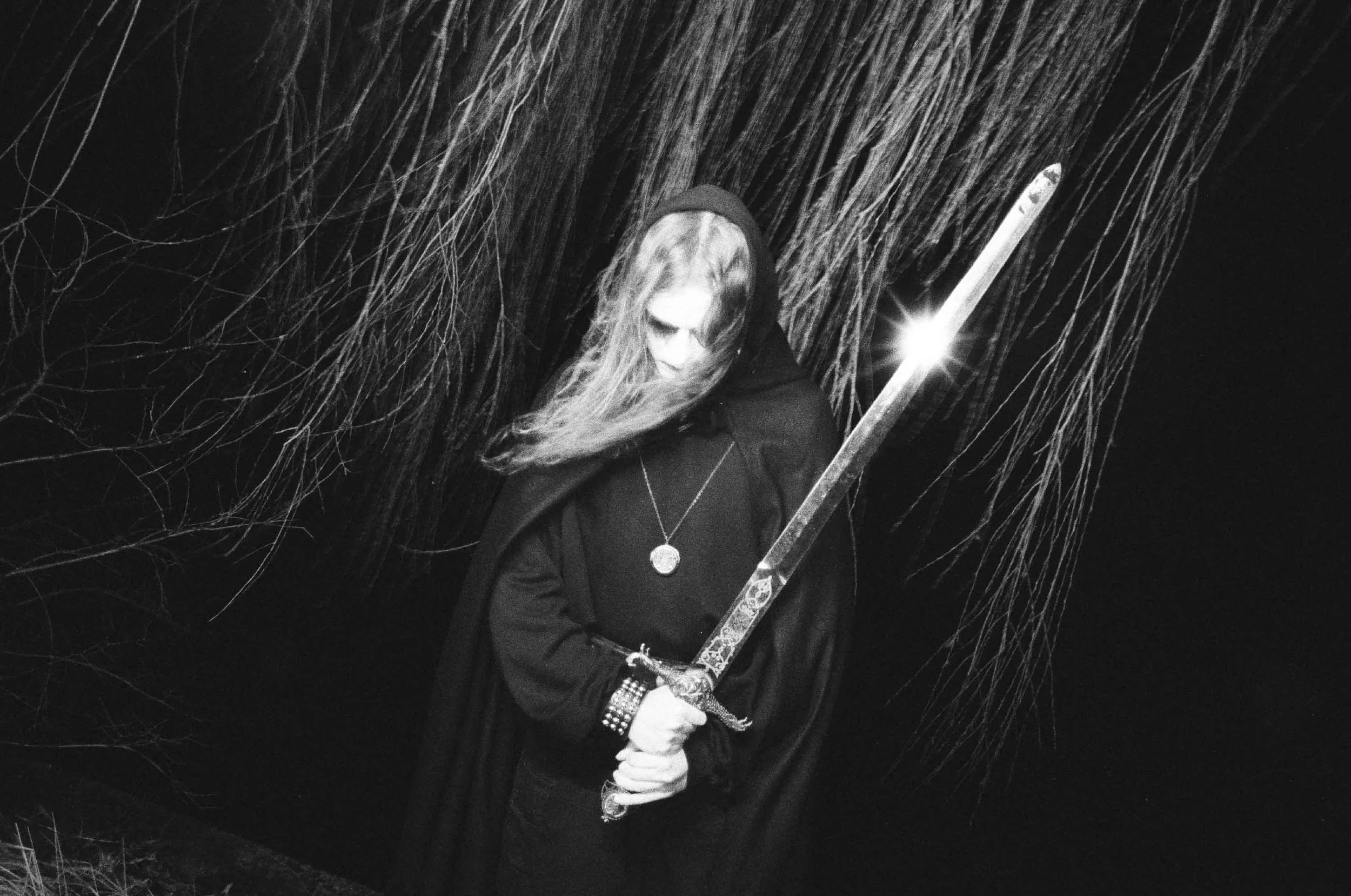 Këkht Aräkh - 'Three winters away'