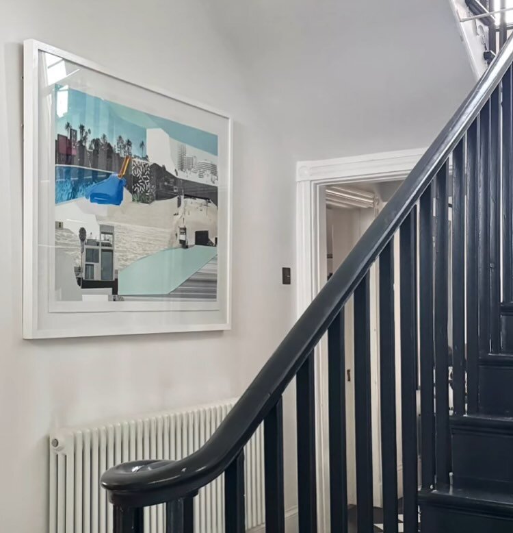 Fabulous shot of #artinsitu in the gorgeous hall belonging to #styleguru and all-round #lovelyperson @_lisa_dawson_  This is by our brilliant artist @bonnieandclydeart and you&rsquo;ll find all her available stunning art online with us and @affordabl