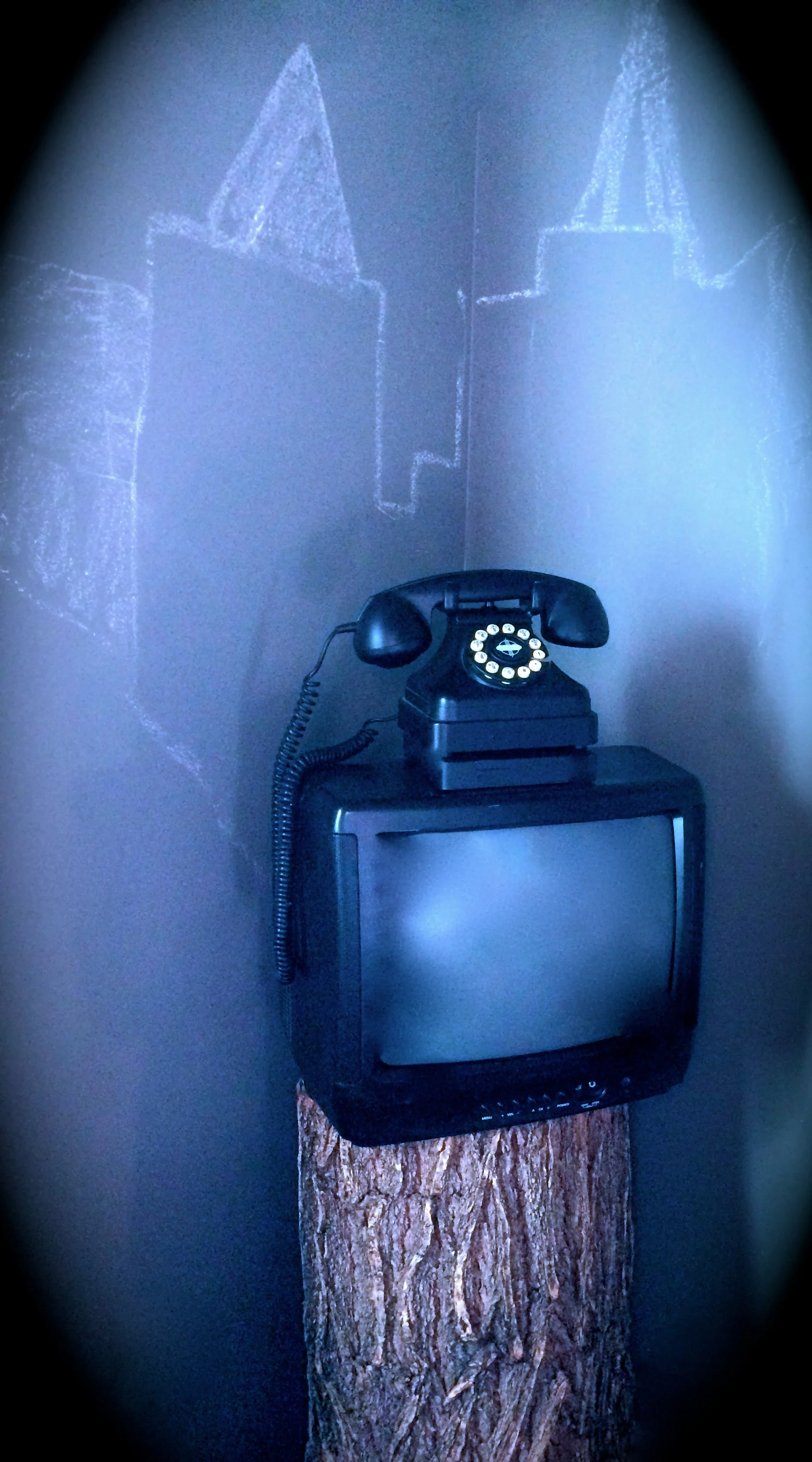 Tree_Stump_Television_Telephone_blue_version.jpg