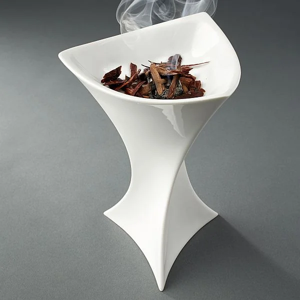 Nedda-porcelain incense burner smoking.jpg