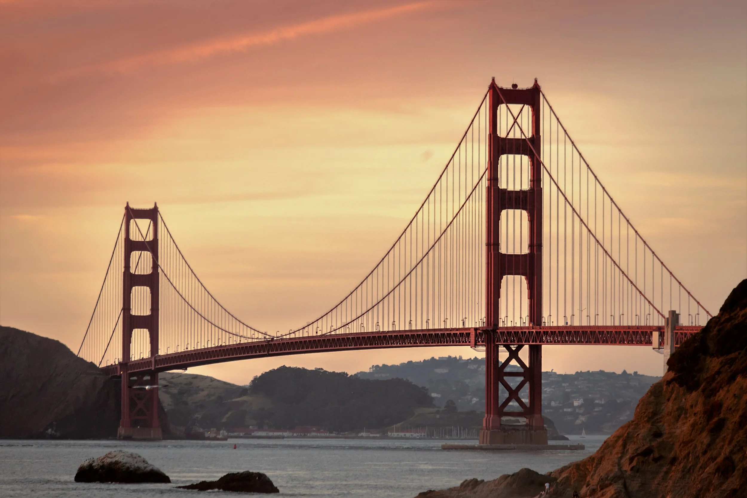 sea-city-mountains-landmark.jpg