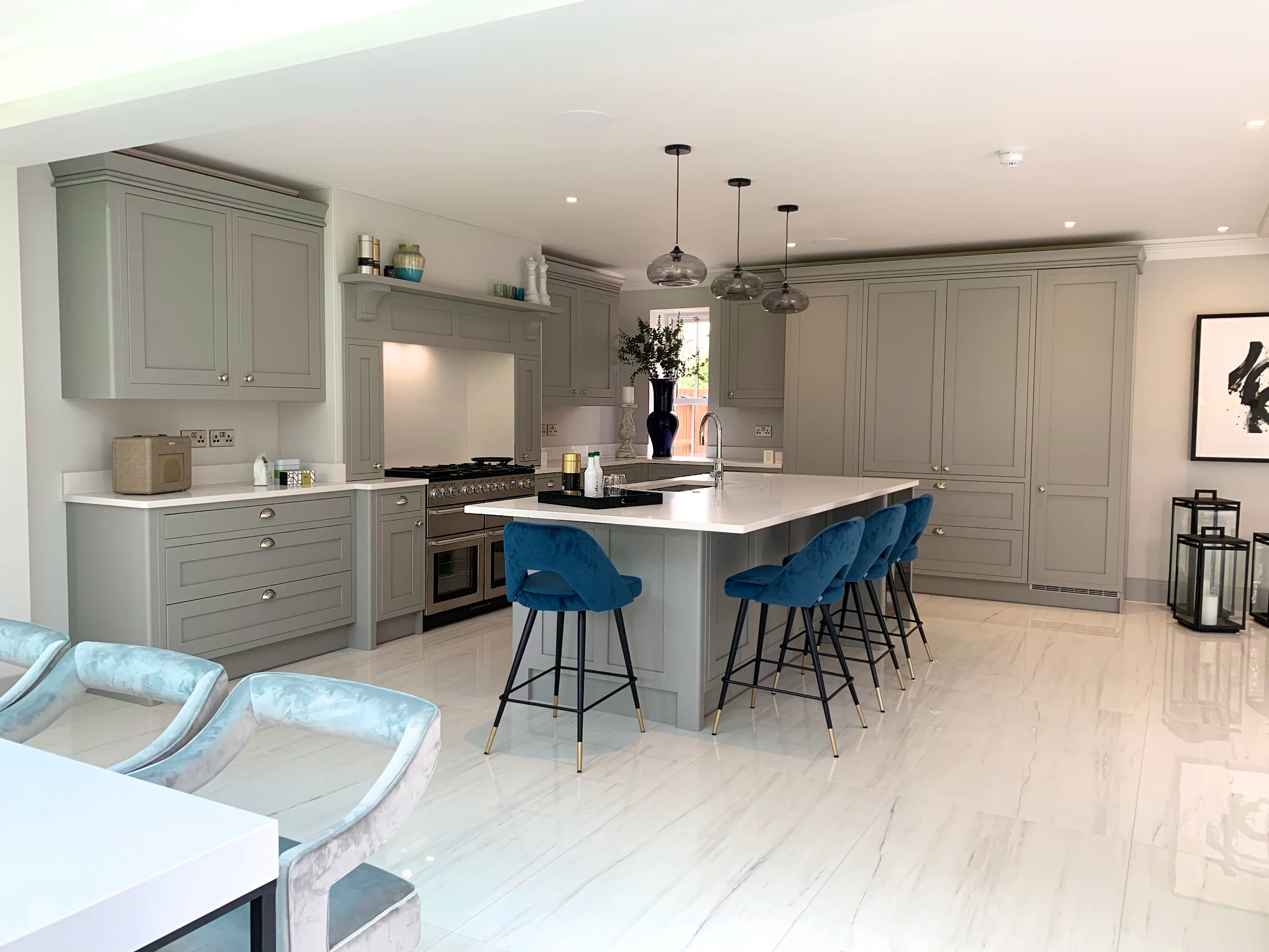 Feature Packed Contemporary Kitchen Egger Monochrome 1377.jpg