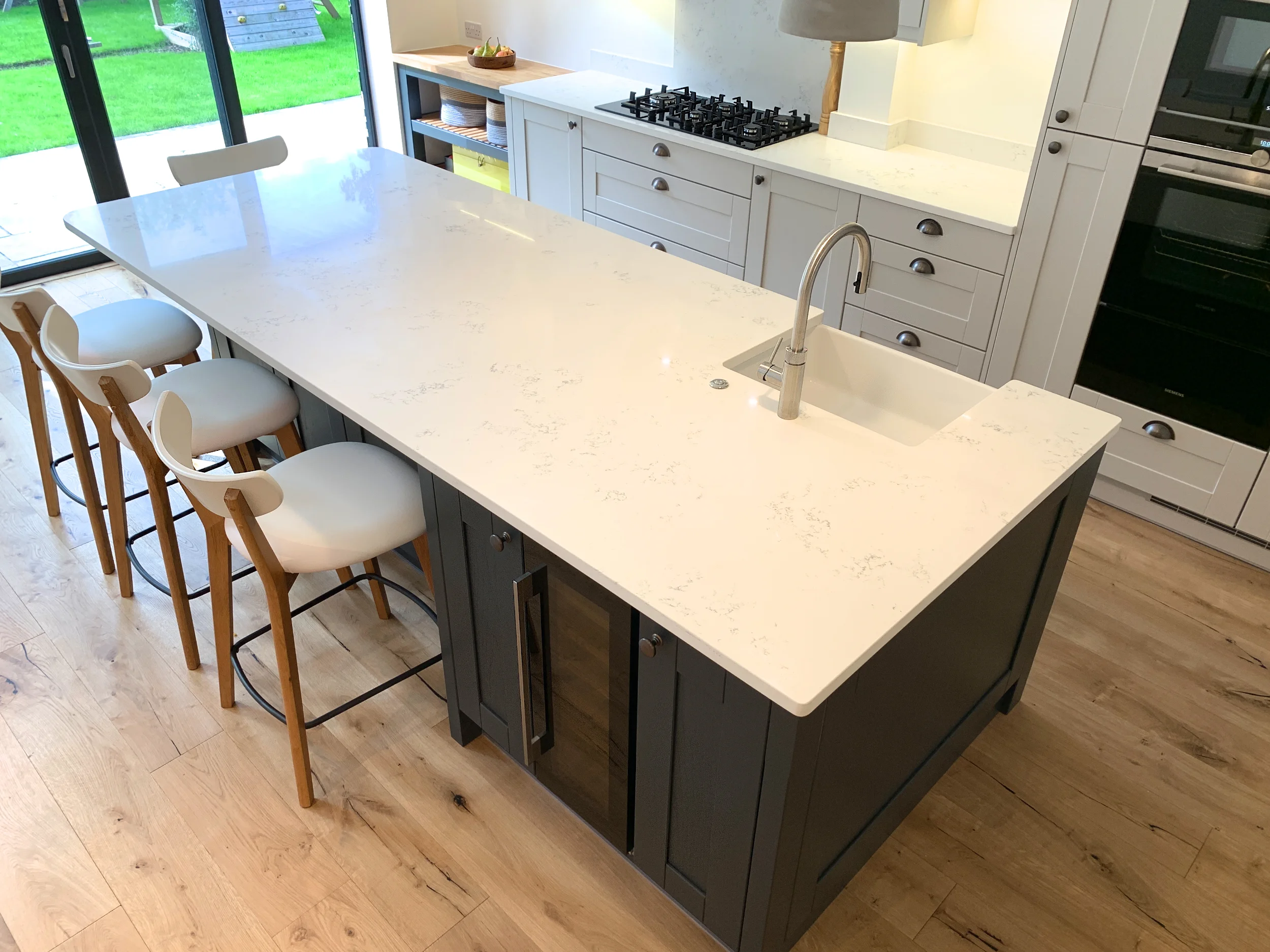 Distinctive Shaker Kitchen Wokingham Berkshire by Utopia Kitchens 1387.jpg